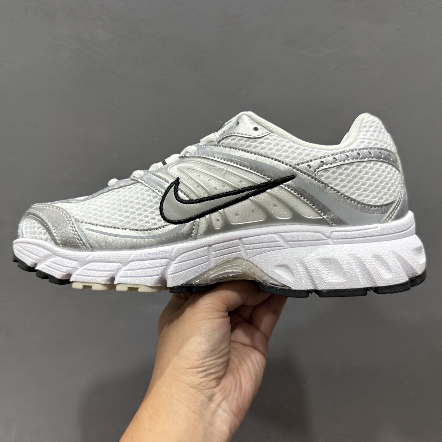 Nike Air Max Moto 2K 耐克新款复古气垫跑步鞋 HQ2056-001