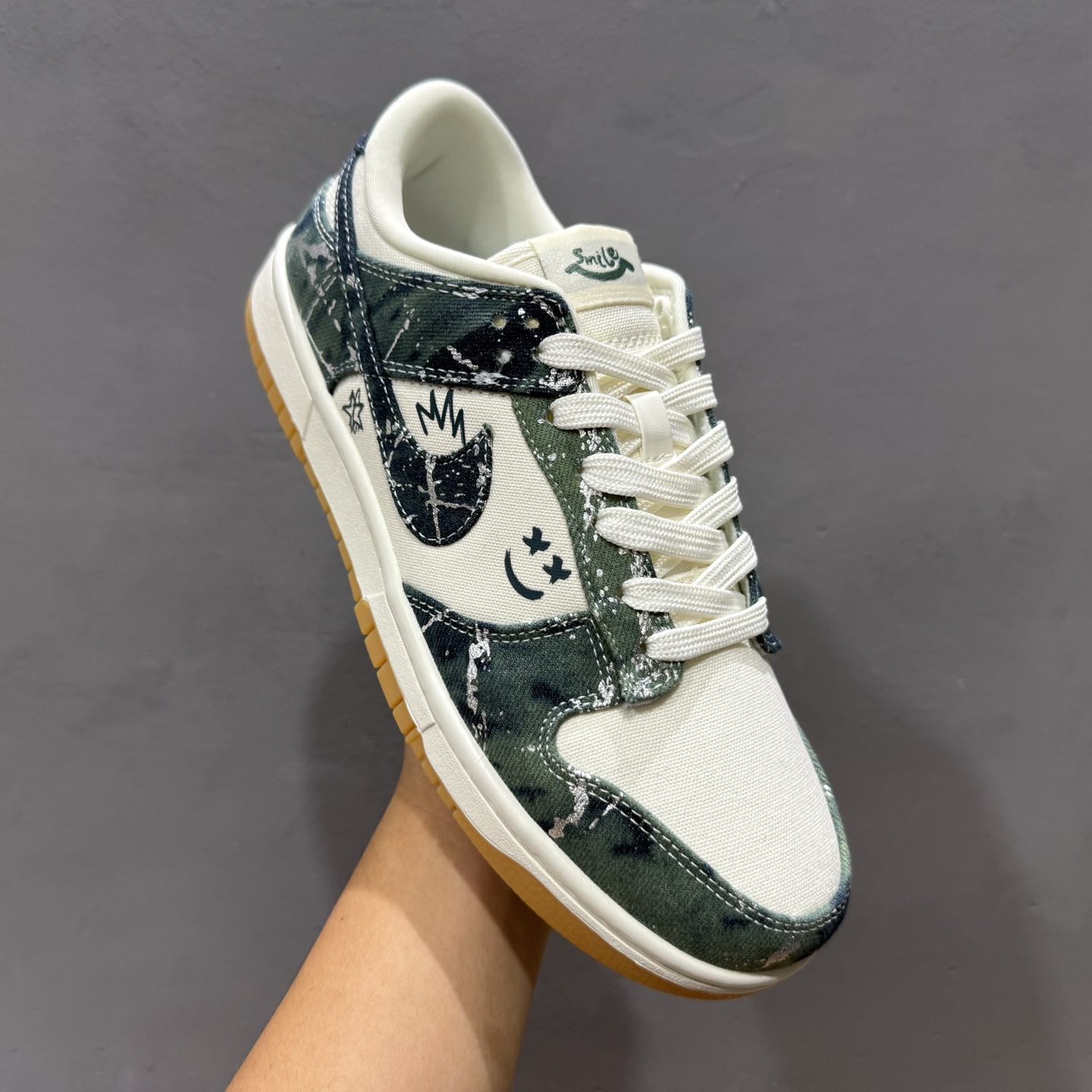 Nike Dunk Low 军绿织布 此款主张打破传统的工业化流水线设计限制 SC0601-464