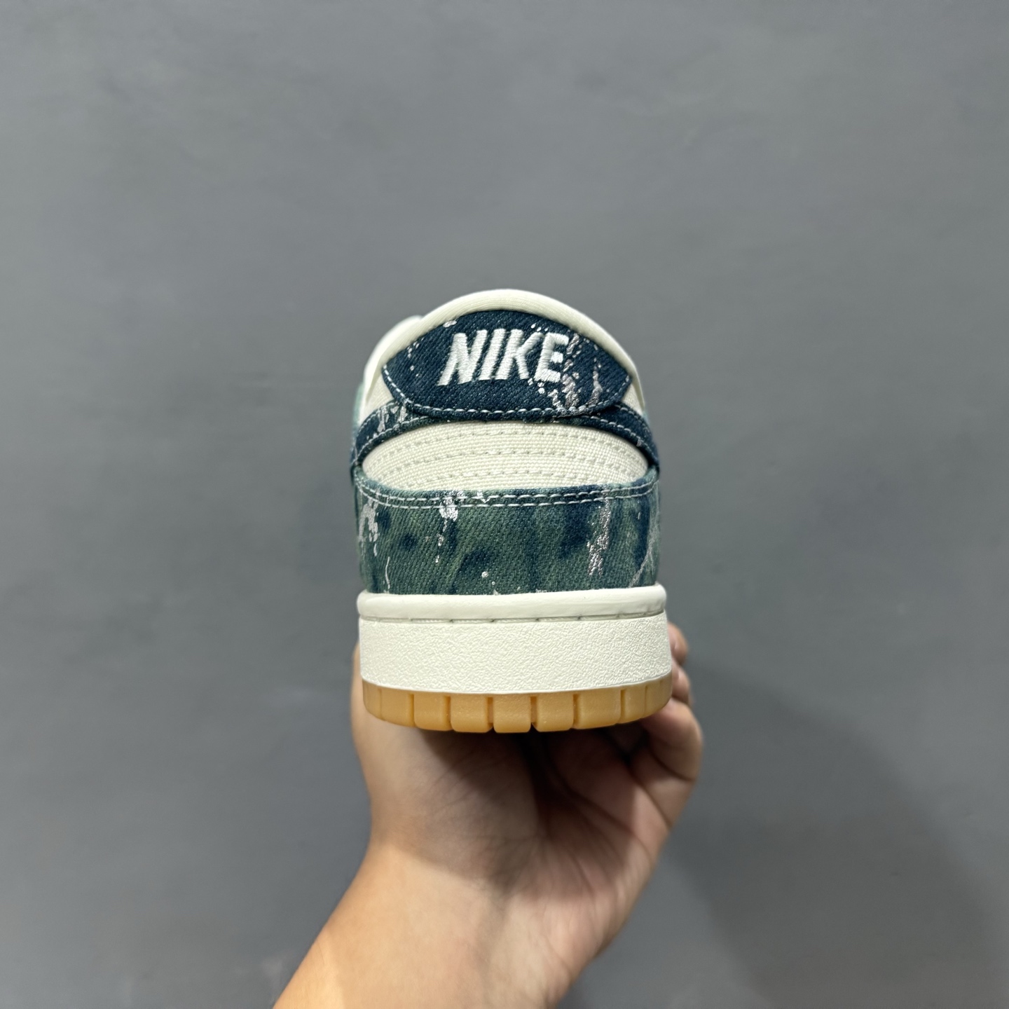 Nike Dunk Low 军绿织布 此款主张打破传统的工业化流水线设计限制 SC0601-464
