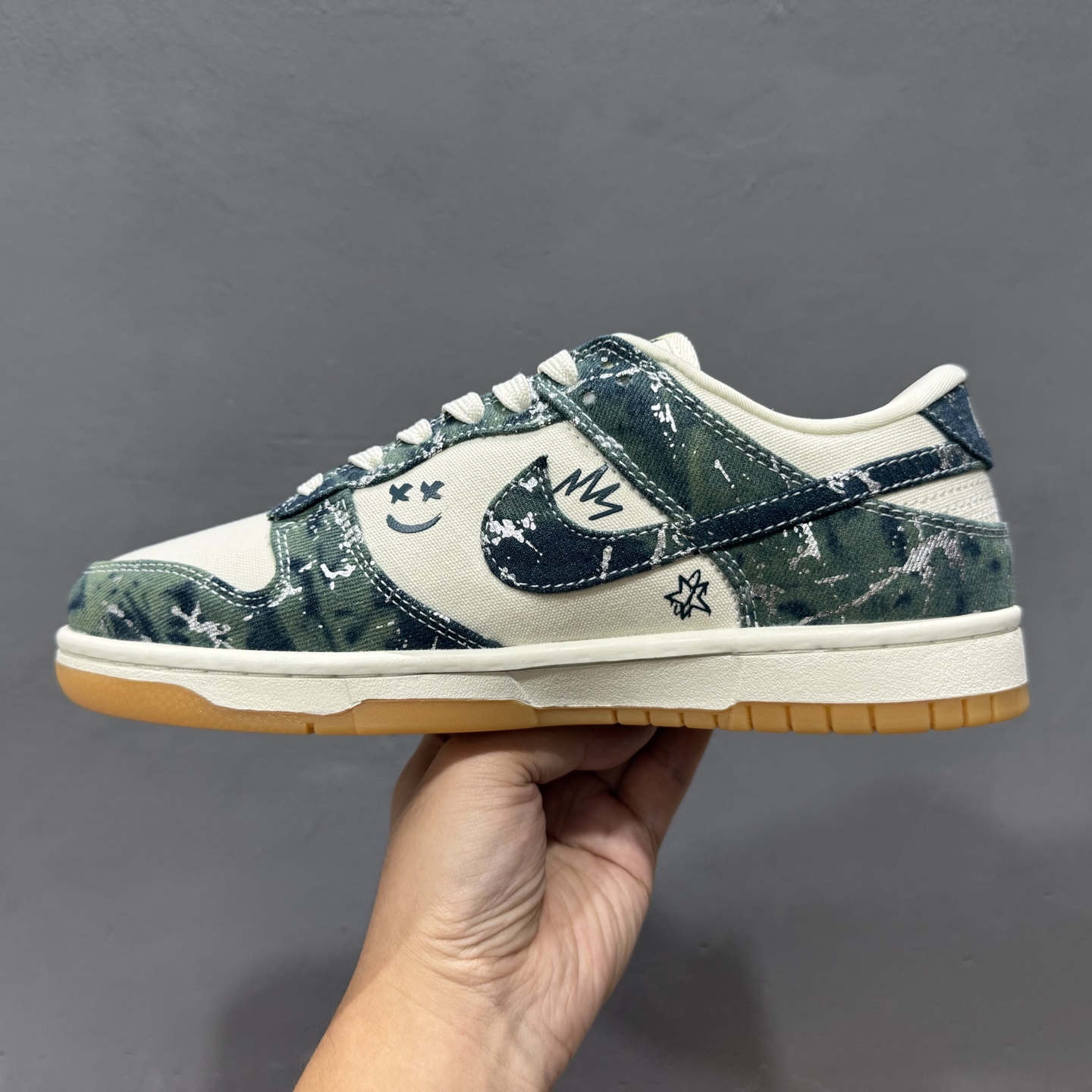 Nike Dunk Low 军绿织布 此款主张打破传统的工业化流水线设计限制 SC0601-464