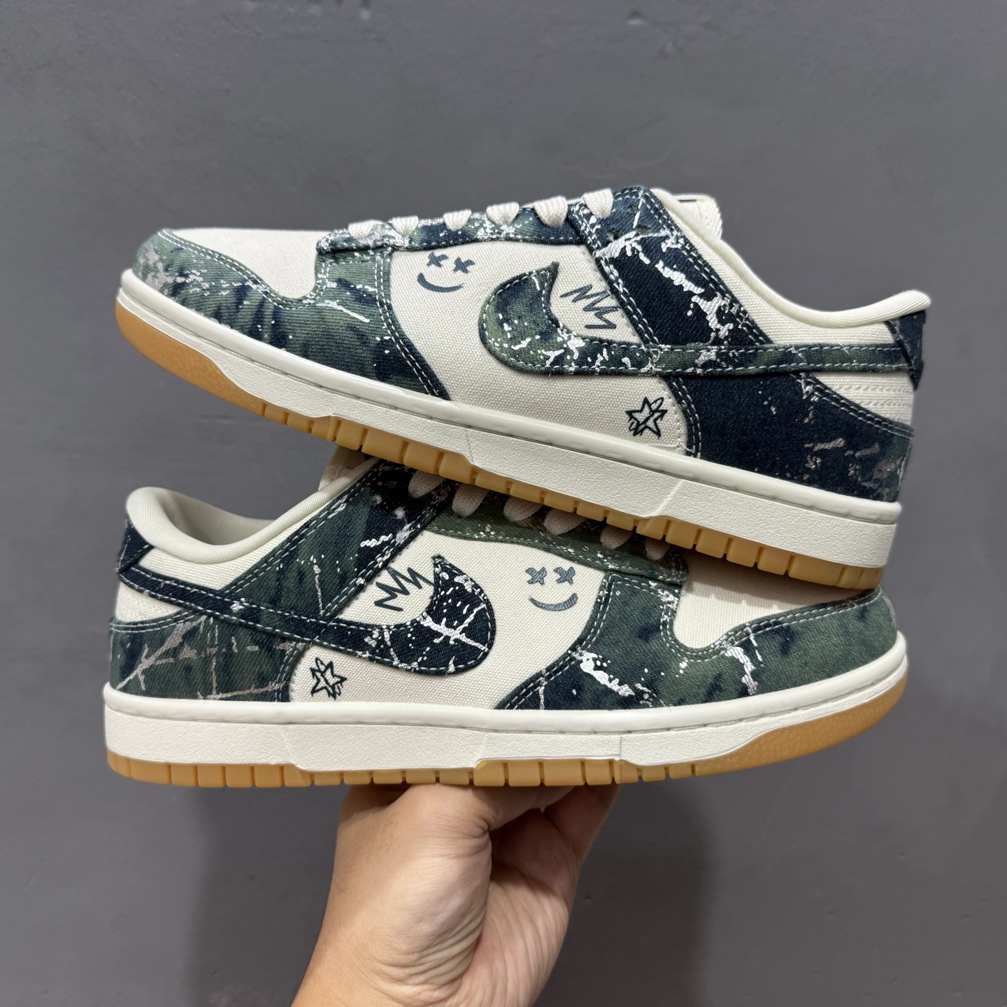 Nike Dunk Low 军绿织布 此款主张打破传统的工业化流水线设计限制 SC0601-464