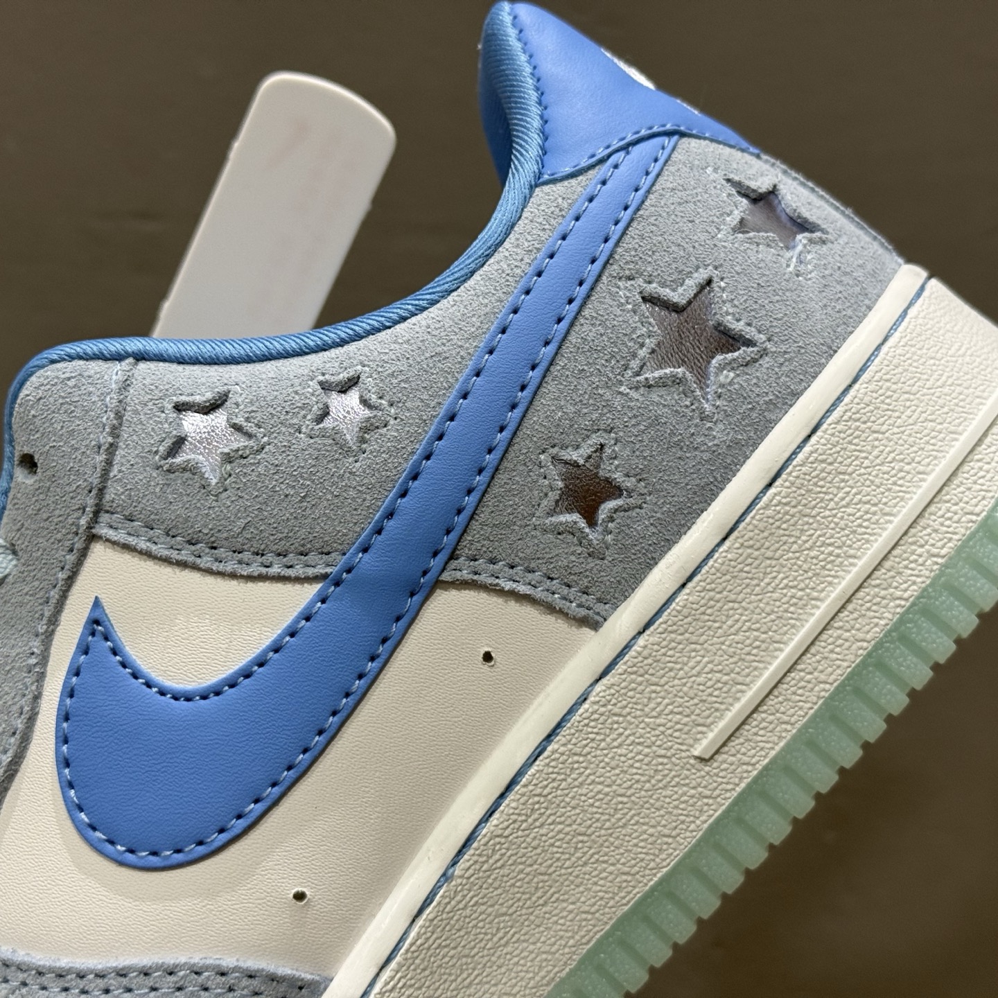 耐克Nike AIR FORCE 1’07空军一号低帮百搭休闲运动板鞋 HQ8051-400