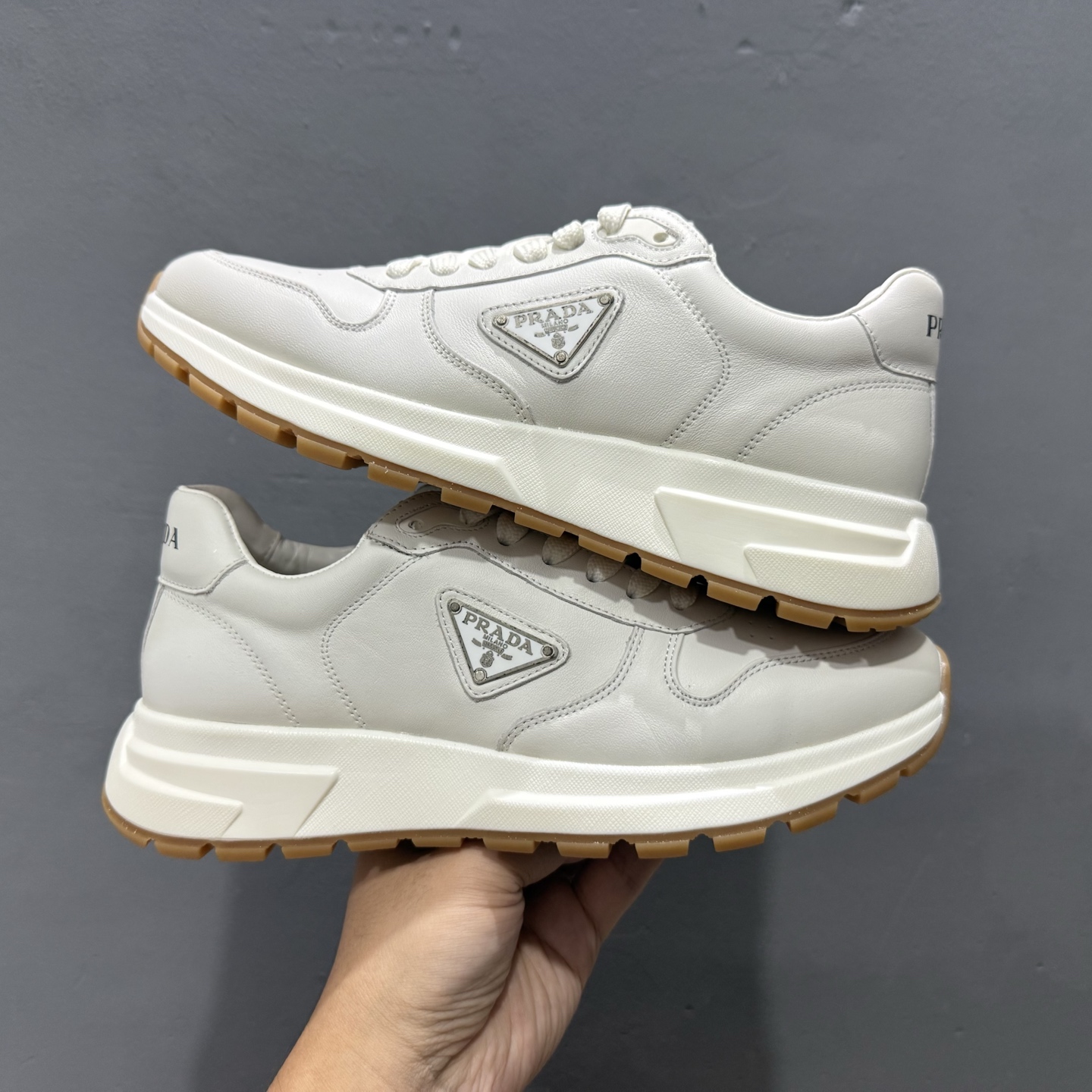 新货PRADA普拉达 厚底徽标系带运动休闲男鞋系列