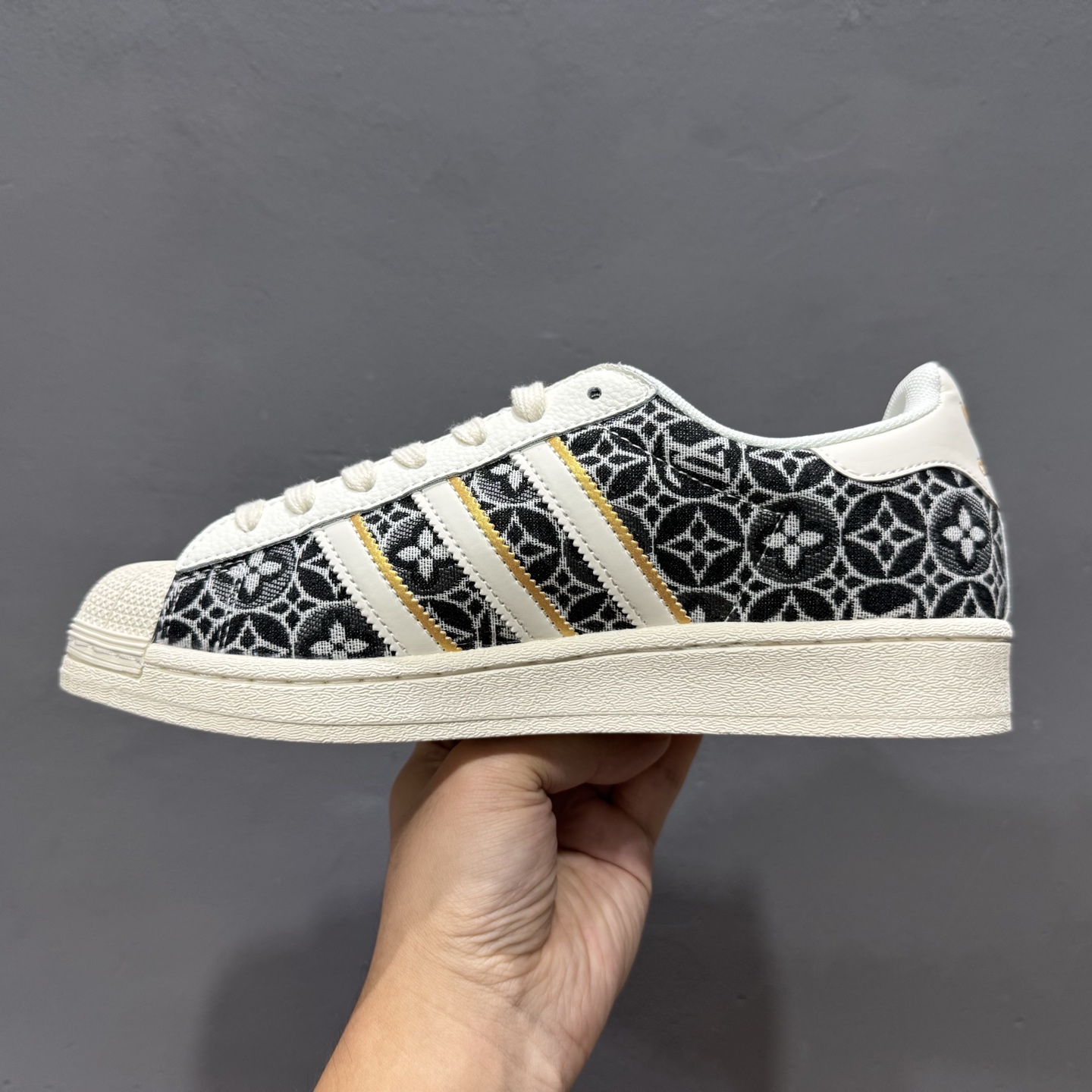 Adidas Originals Superstar 阿迪达斯 三叶草 贝壳头’DIY’系列低帮经典百搭休闲运动板鞋 BZ9864-132