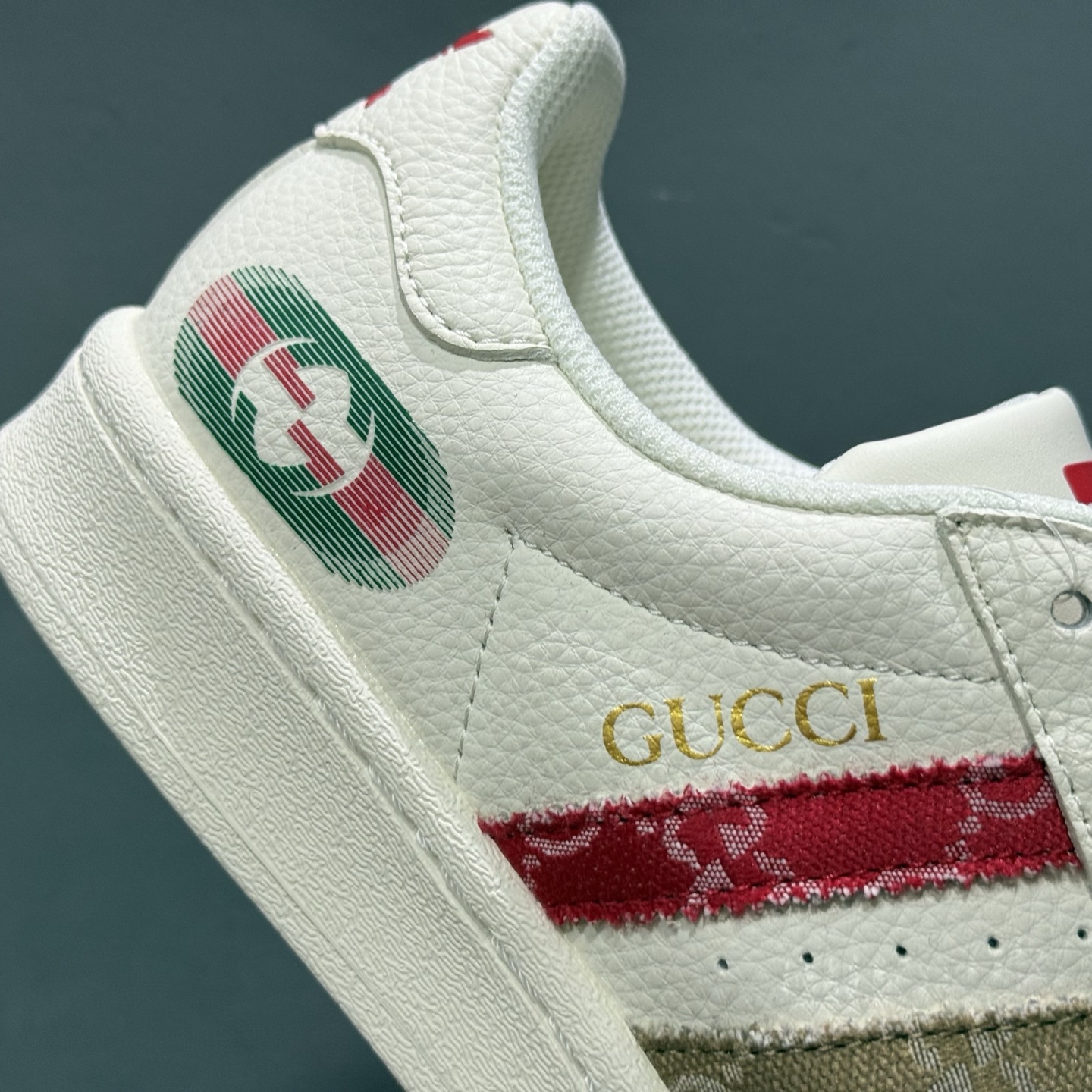 Adidas Originals Superstar 联名款贝壳头 QC2601