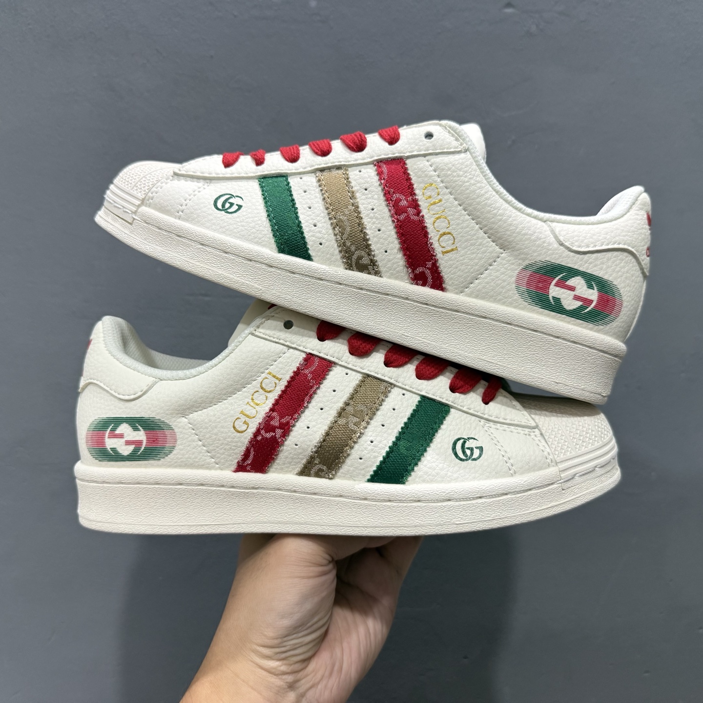 Adidas Originals Superstar 联名款贝壳头 QC2601