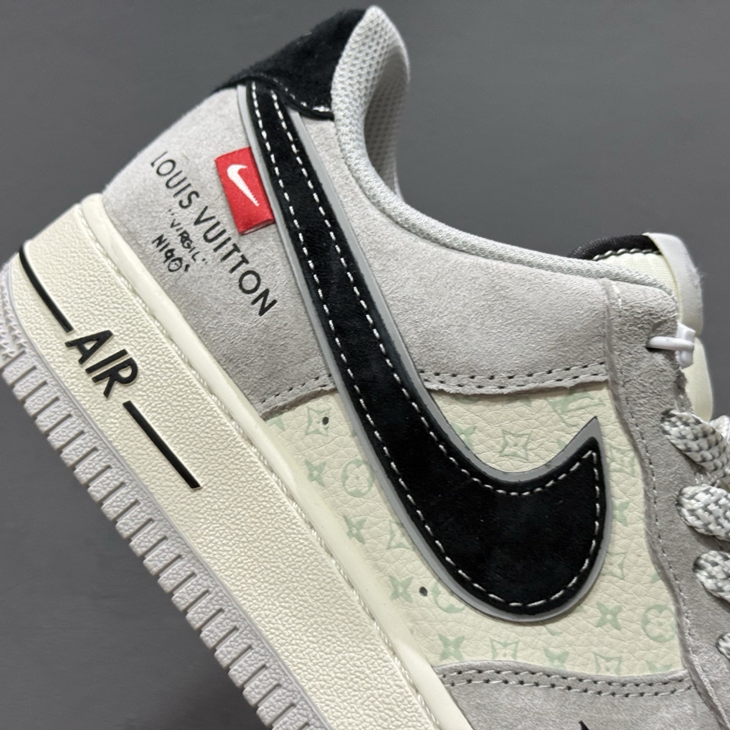 Louis Vuitton x Nike Air Force 1 猪八米灰黑 MZ9588-810