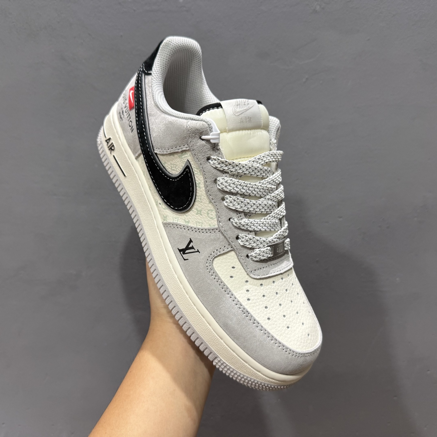 Louis Vuitton x Nike Air Force 1 猪八米灰黑 MZ9588-810