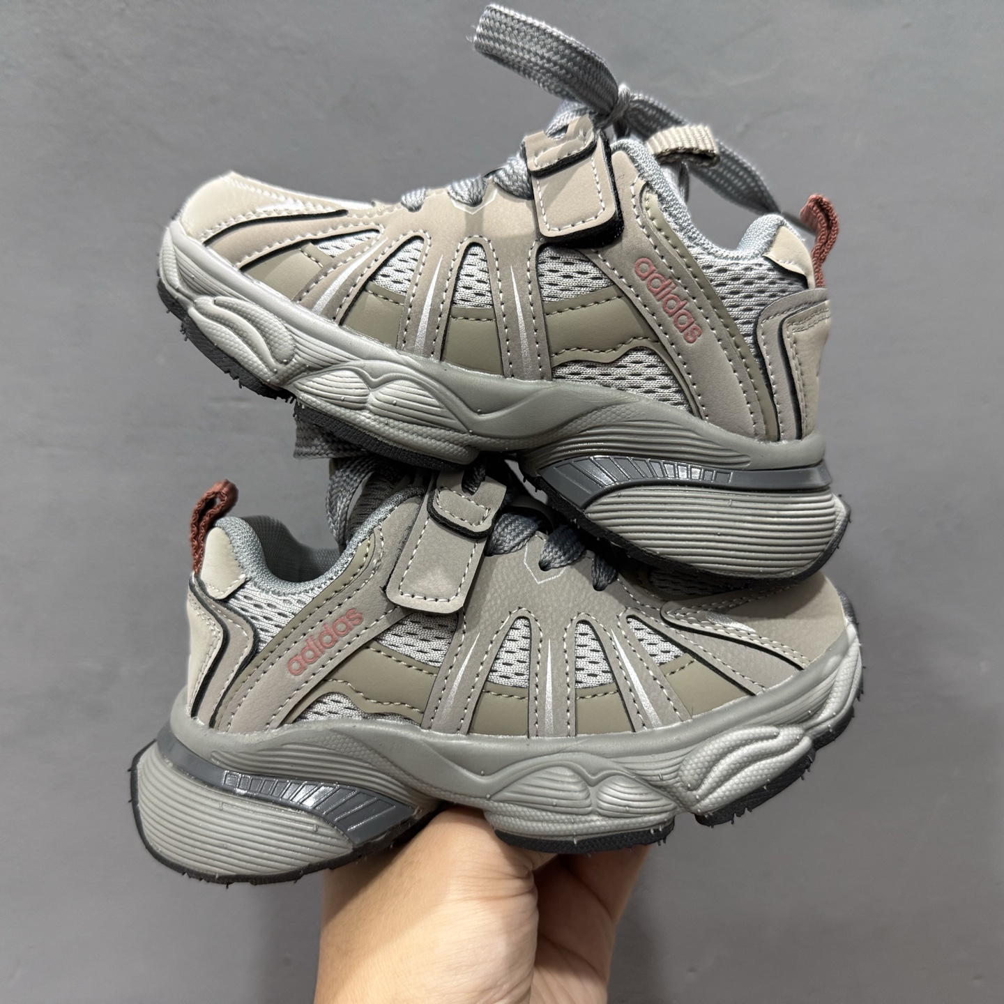 童鞋 Adidas Adistar 阿迪防滑耐磨休闲童鞋 灰红6201