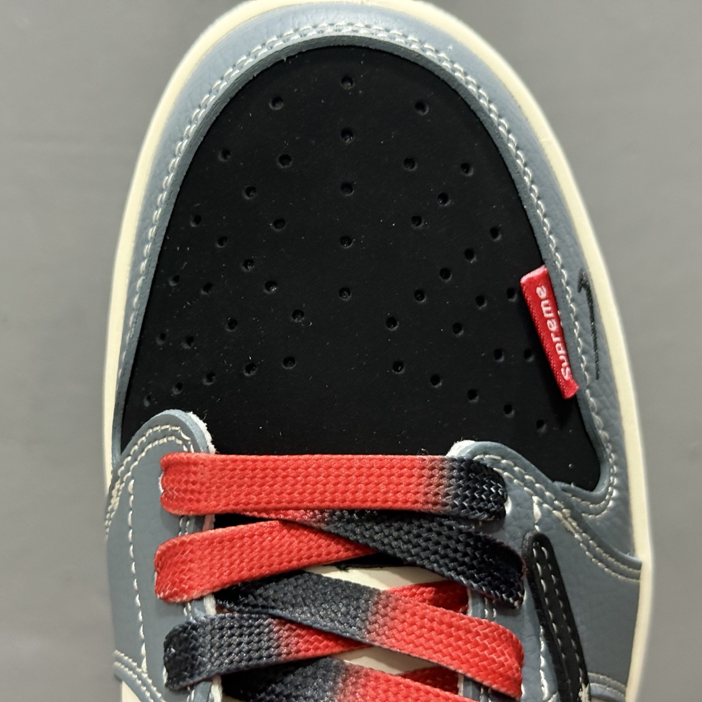 Travis Scott x Nike Air Jordan 1 Low x Superme Air Jordan 1 Low 反转灰白黑小勾倒钩 QW5088-202