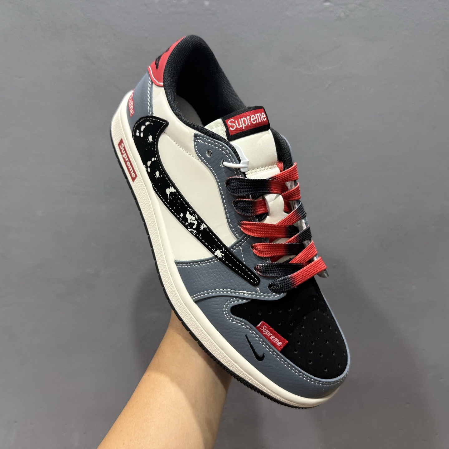 Travis Scott x Nike Air Jordan 1 Low x Superme Air Jordan 1 Low 反转灰白黑小勾倒钩 QW5088-202