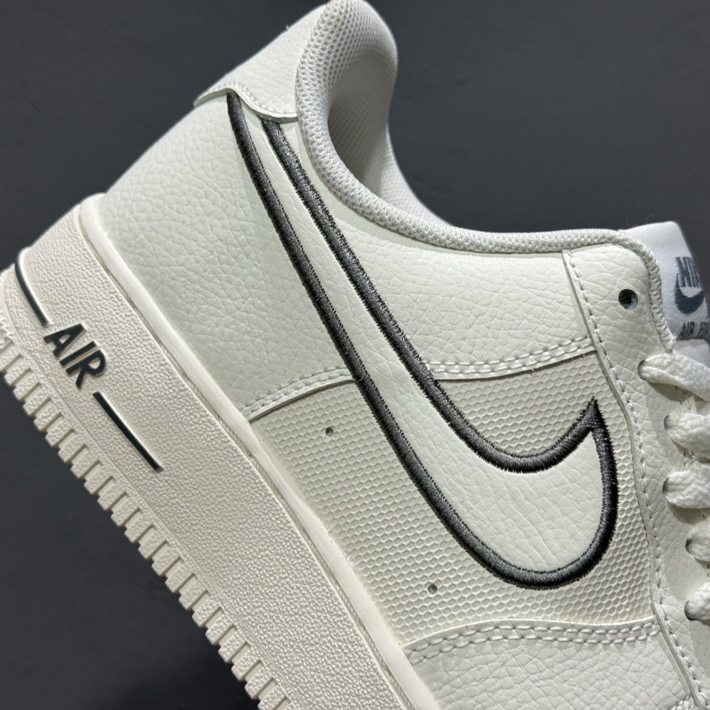 NK Air Force 1 Low 空军一号低帮休闲板鞋 IB7677-101