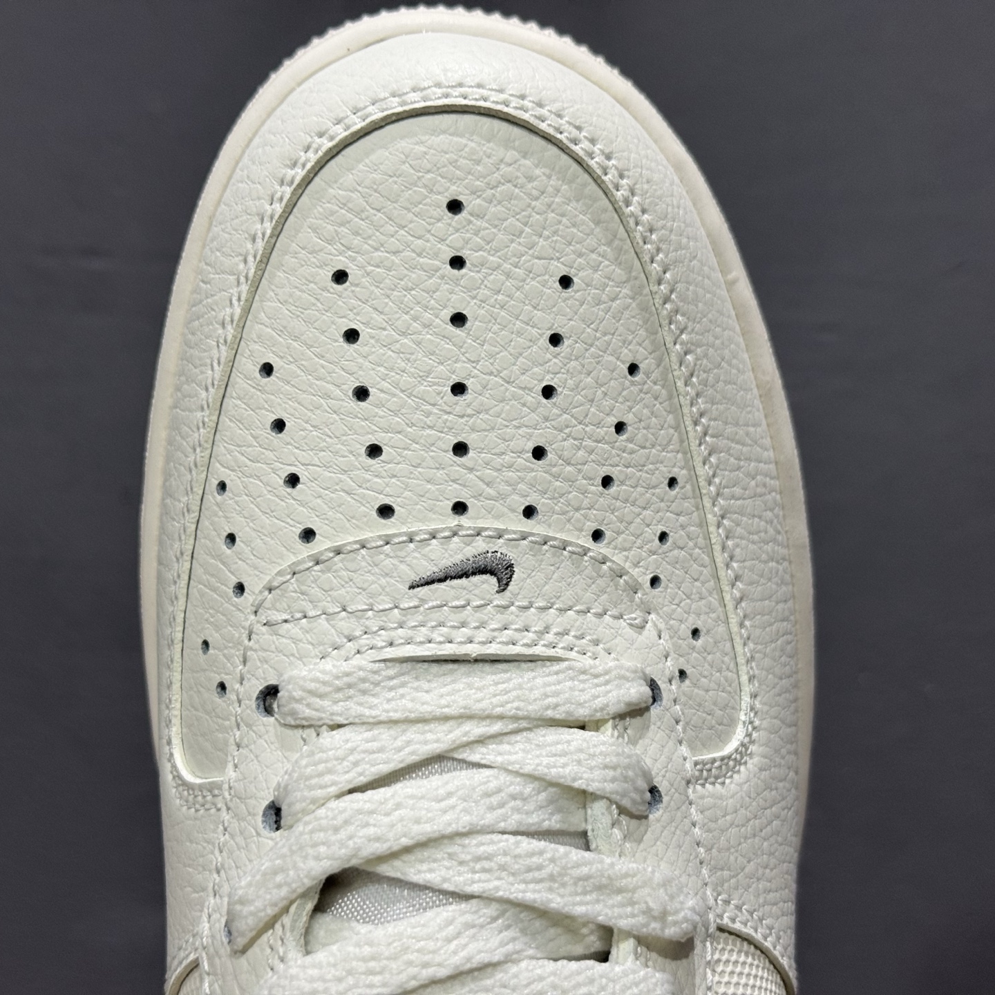 NK Air Force 1 Low 空军一号低帮休闲板鞋 IB7677-101