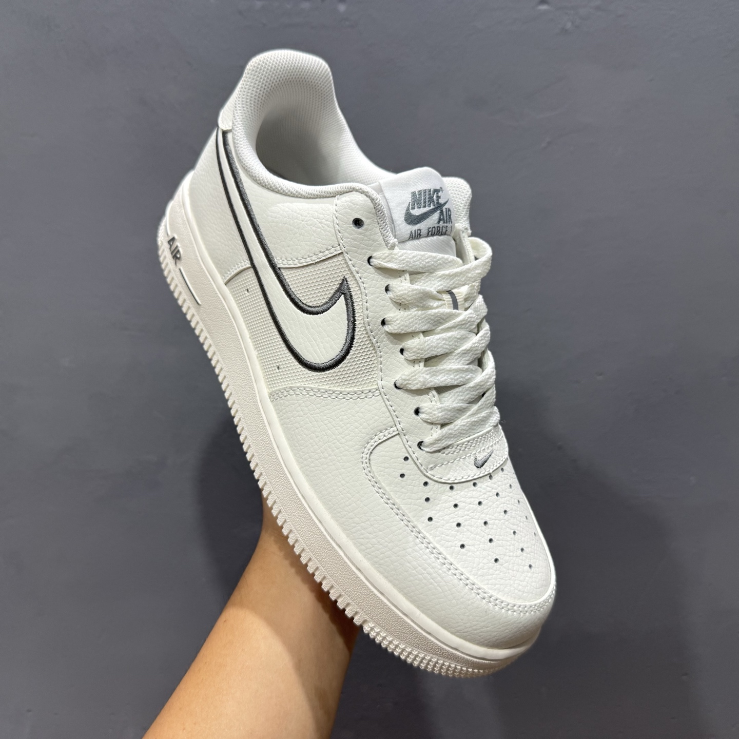 NK Air Force 1 Low 空军一号低帮休闲板鞋 IB7677-101