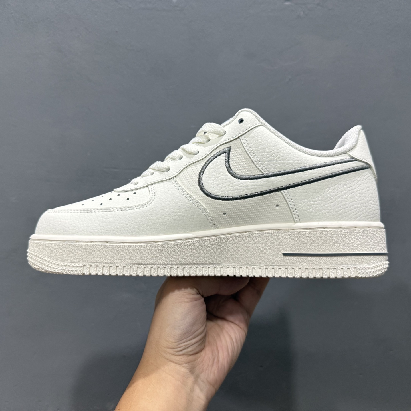 NK Air Force 1 Low 空军一号低帮休闲板鞋 IB7677-101