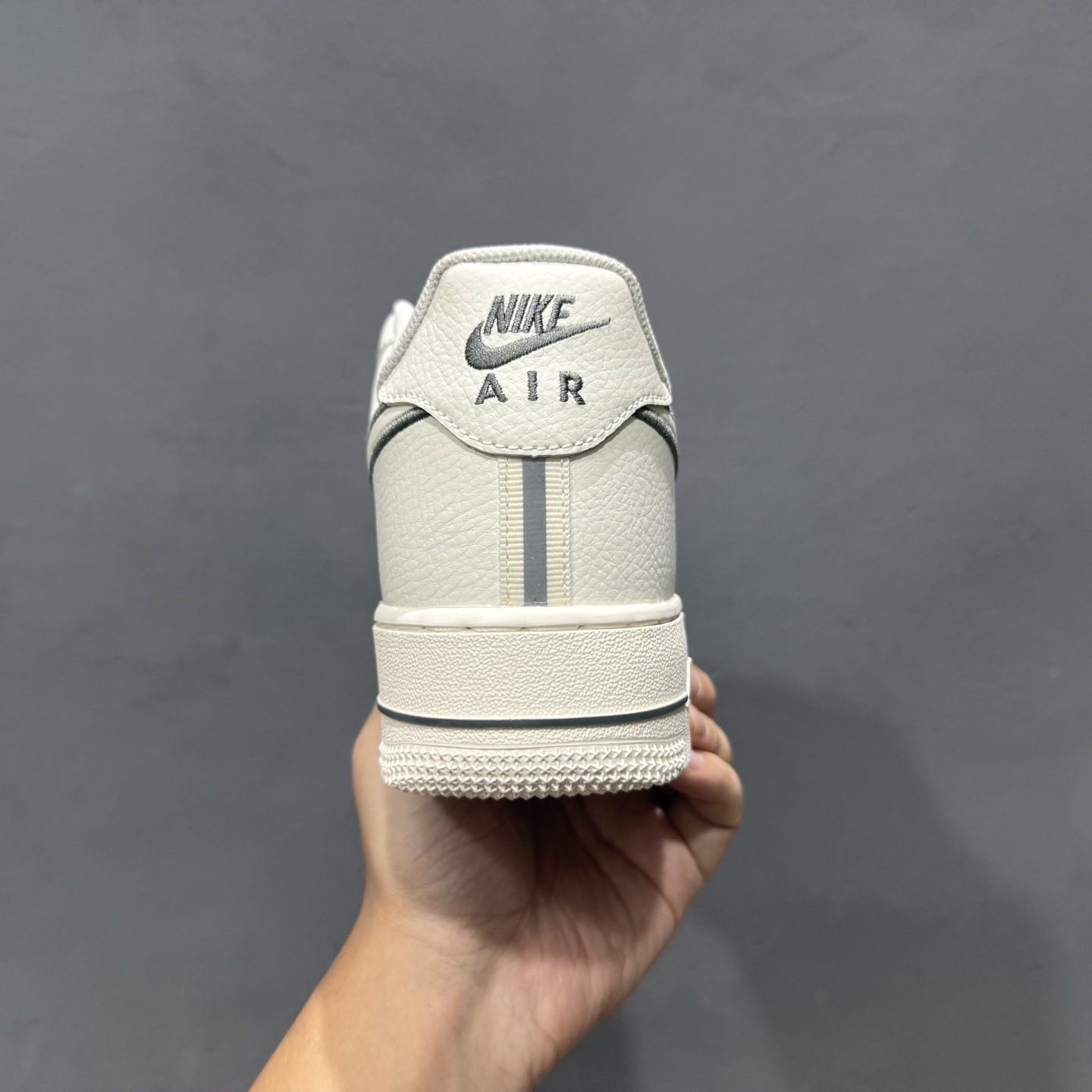 NK Air Force 1 Low 空军一号低帮休闲板鞋 IB7677-101