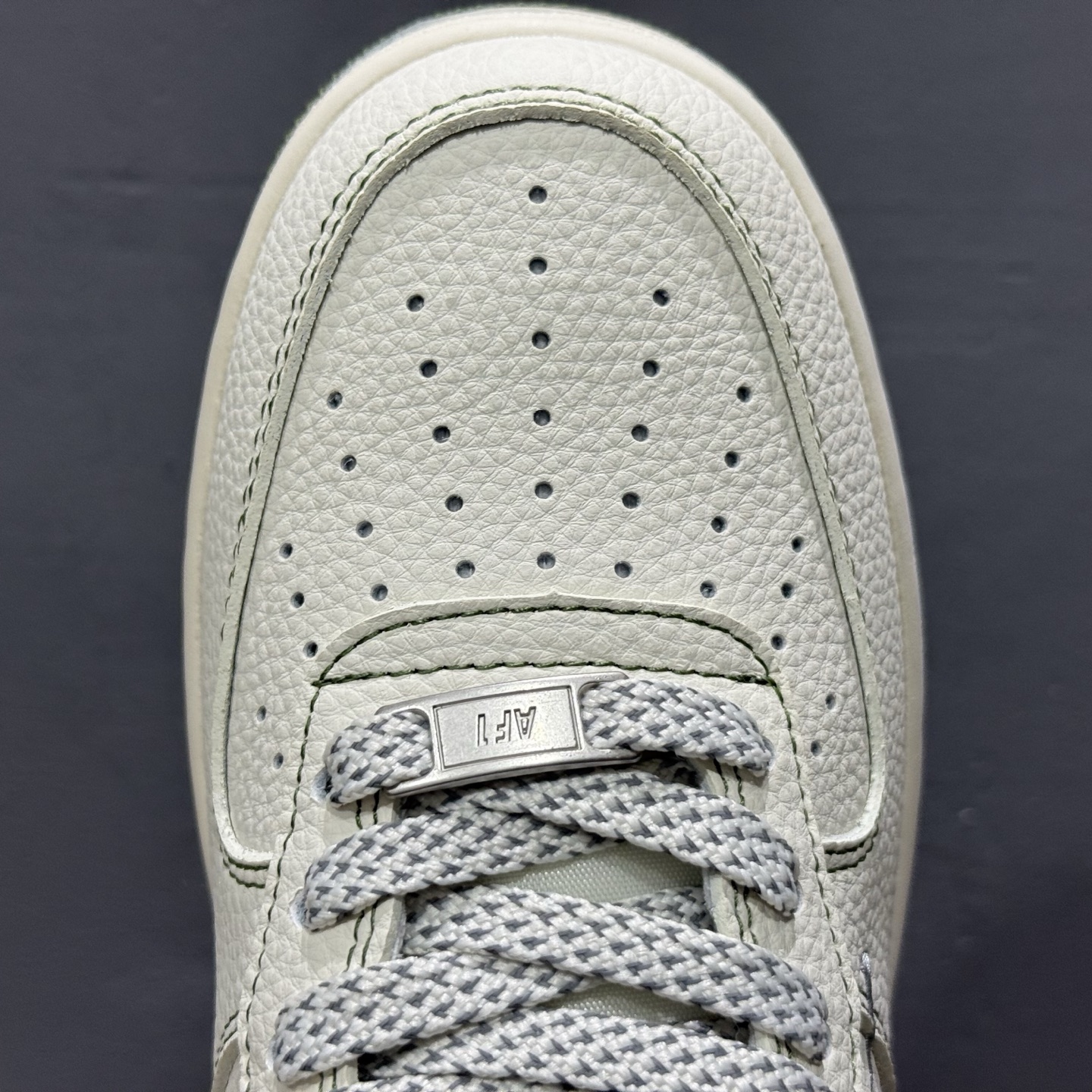 Burberry x NIke Air Force 1 米军绿电绣 JP8028-003