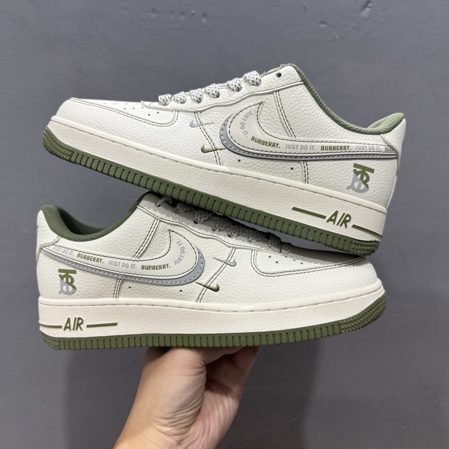 Burberry x NIke Air Force 1 米军绿电绣 JP8028-003