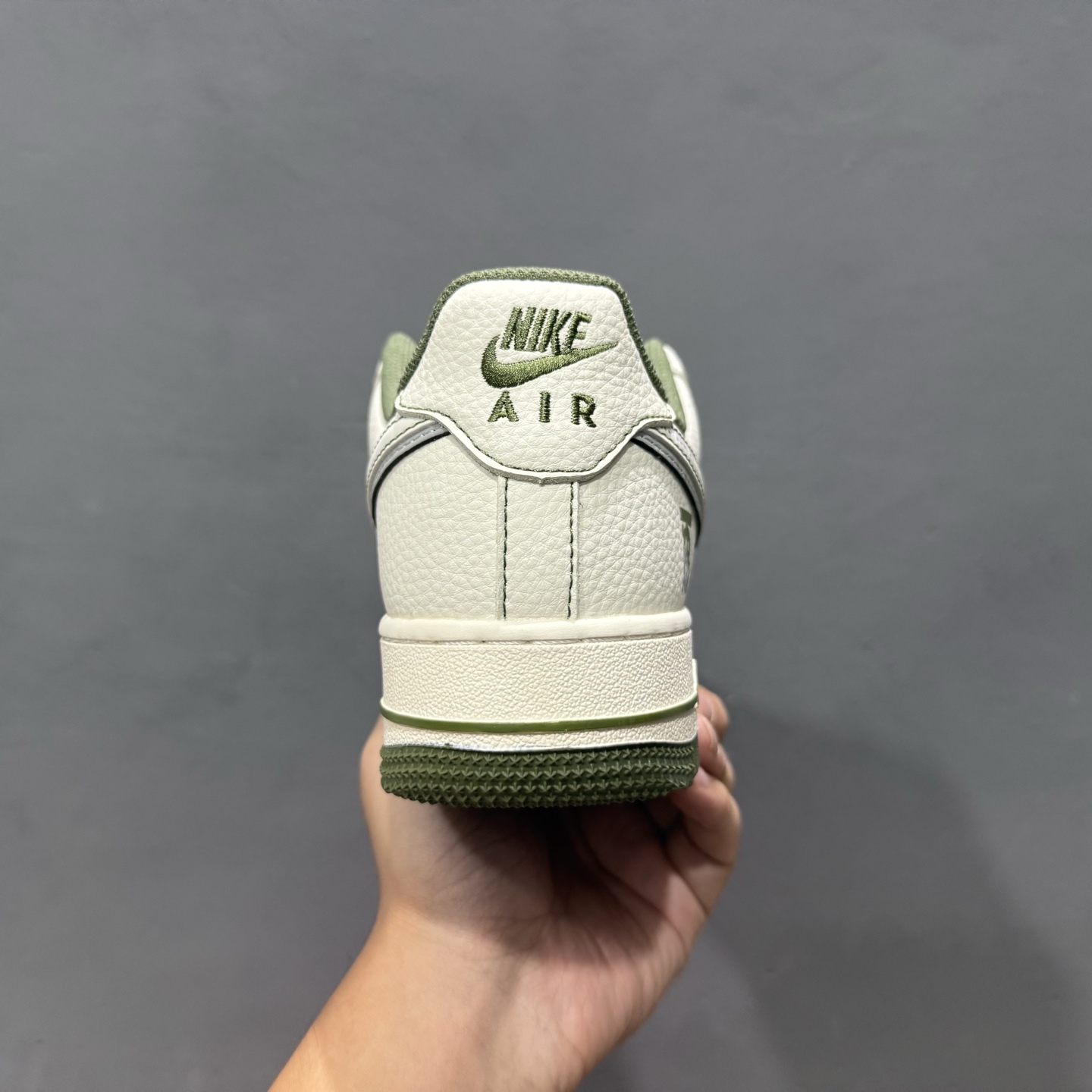 Burberry x NIke Air Force 1 米军绿电绣 JP8028-003