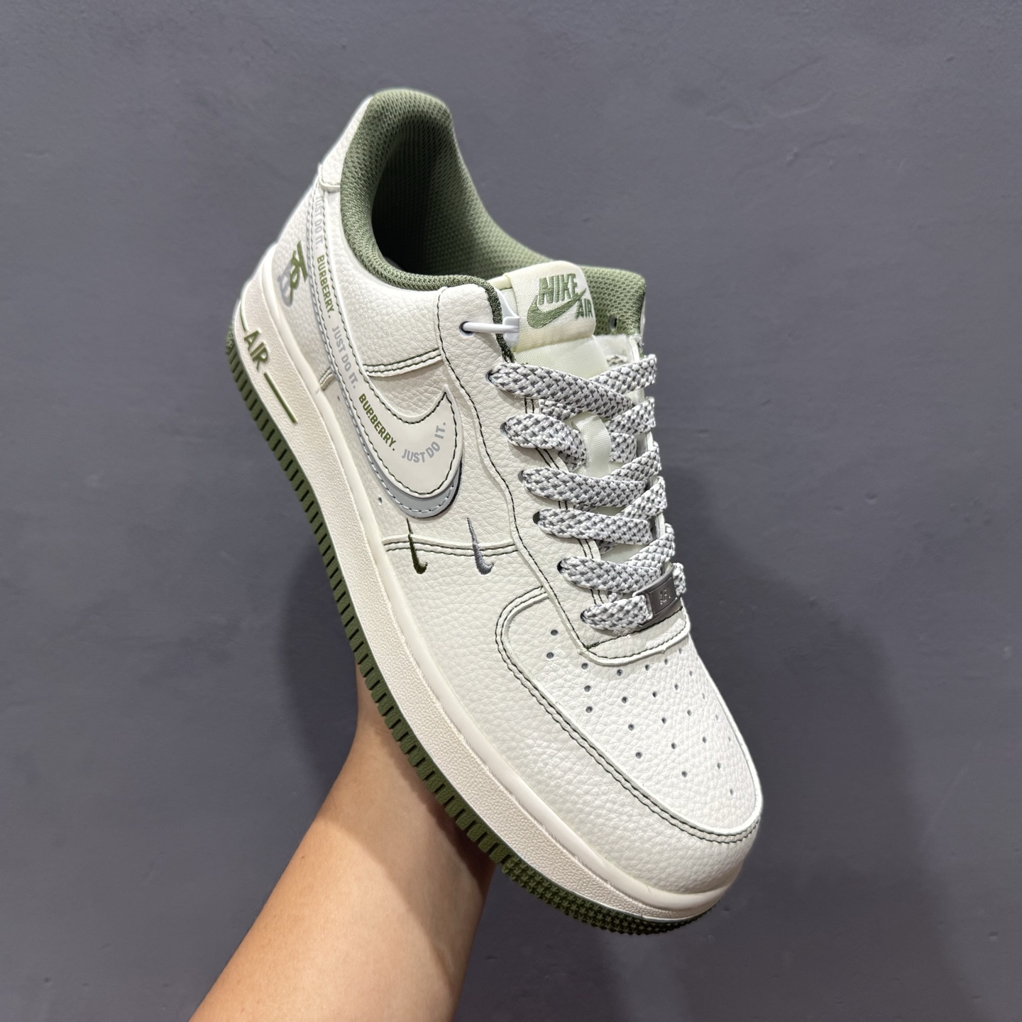 Burberry x NIke Air Force 1 米军绿电绣 JP8028-003