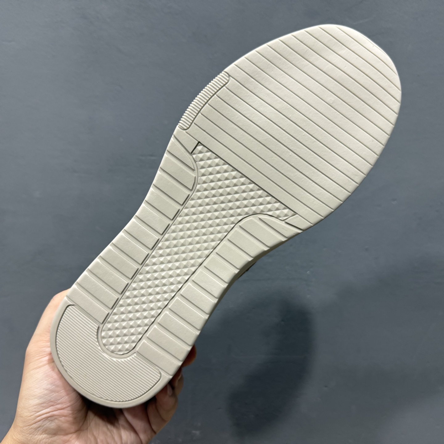 25秋冬款CAT/卡特 经典百搭户外低帮休闲工装靴 717336