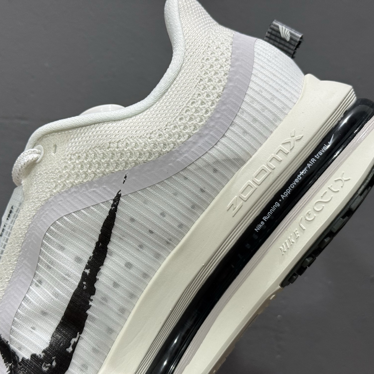 Nike Air Zoom Pegasus Premium 耐克 新款气垫缓震休闲跑步鞋 IH2288-001