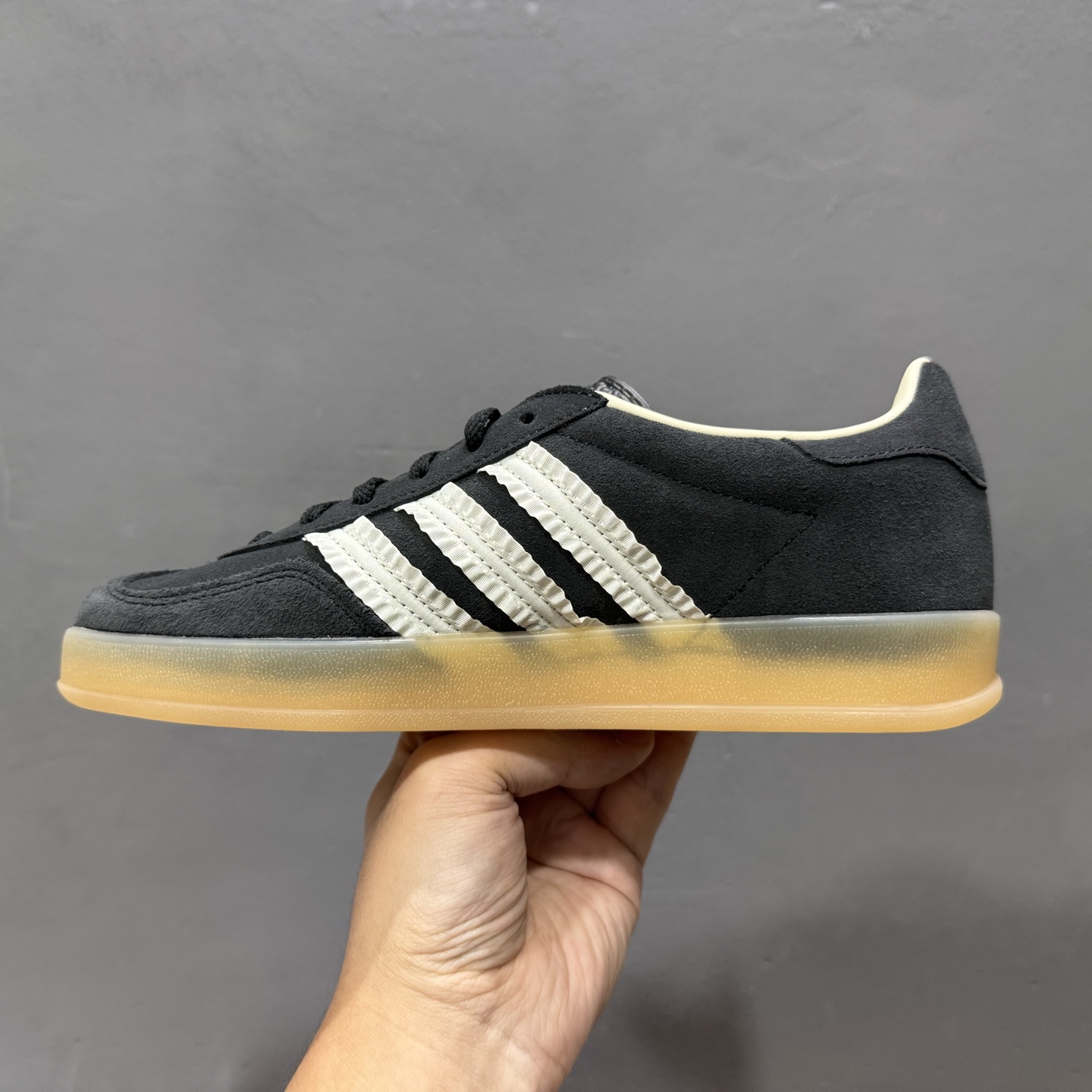 Adidas originals Gazelle Indoor 复古单品 JS1412-101
