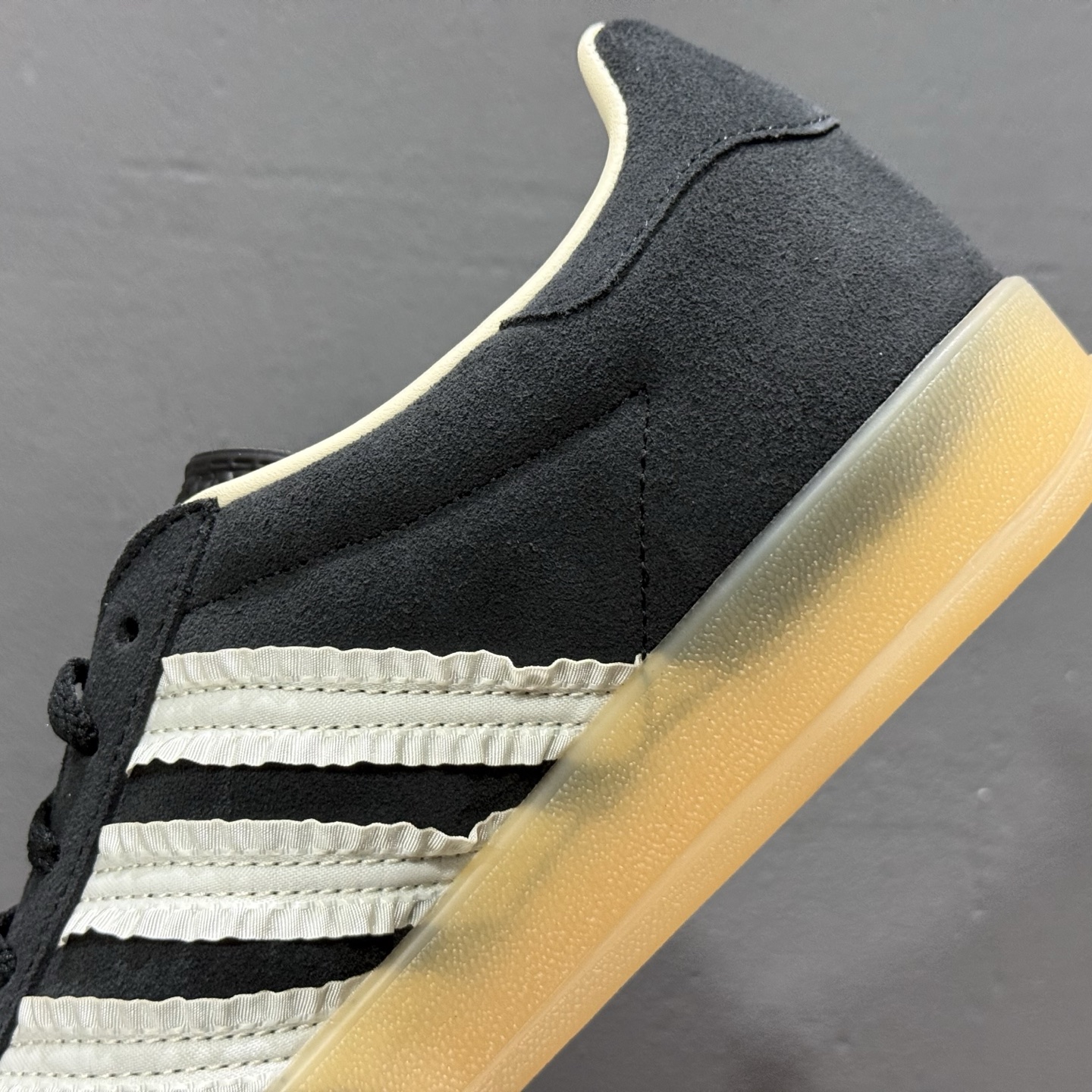 Adidas originals Gazelle Indoor 复古单品 JS1412-101