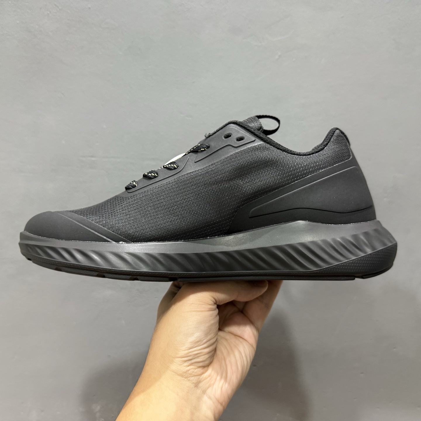 Ecco爱步男鞋百搭运动鞋男款 四季款阿甘鞋休闲华夫鞋复古跑鞋 875825