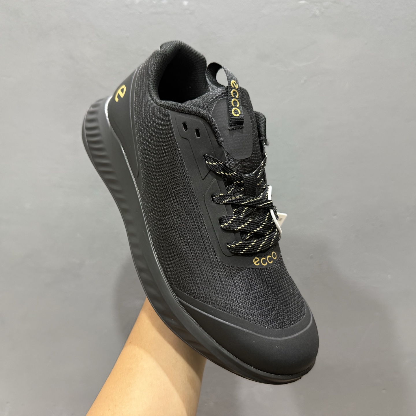 Ecco爱步男鞋百搭运动鞋男款 四季款阿甘鞋休闲华夫鞋复古跑鞋 875825