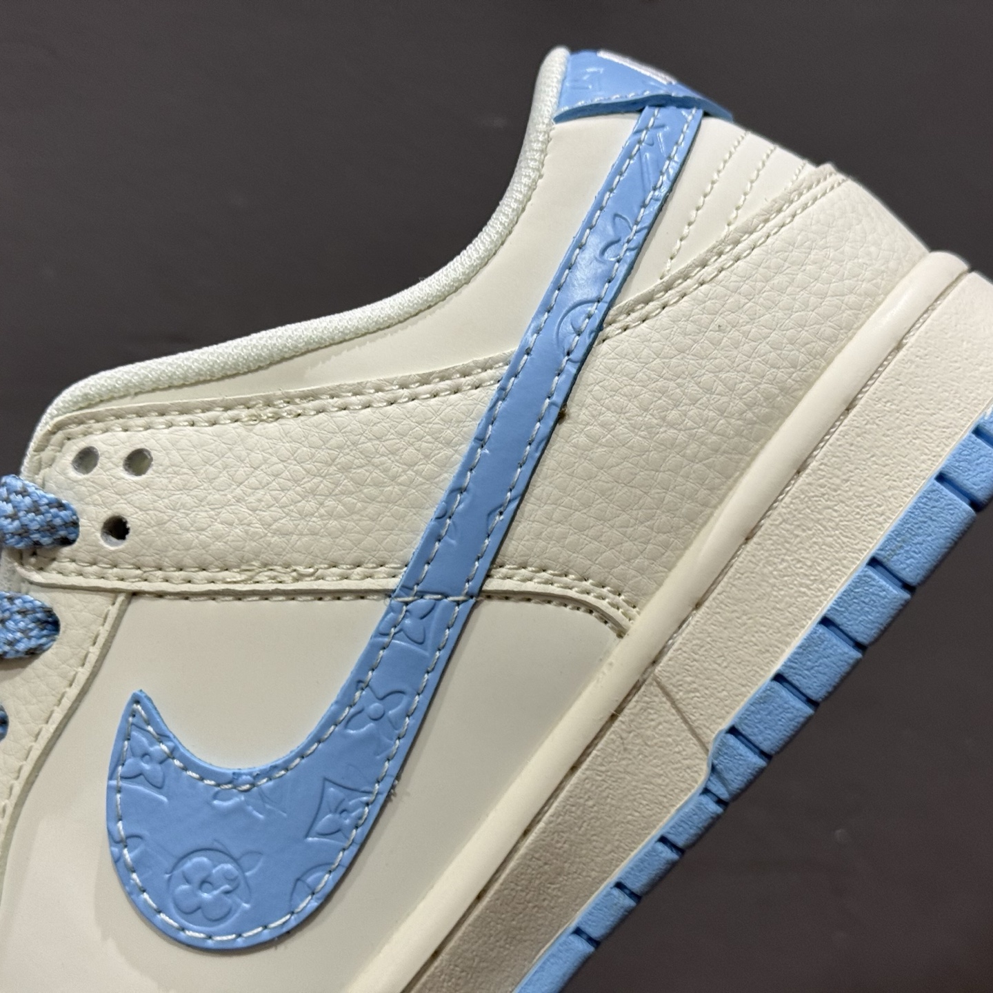 Nike SB Dunk Low LV联名 米白冰蓝印花 周年高端定制 低帮休闲板鞋 JP1628-015
