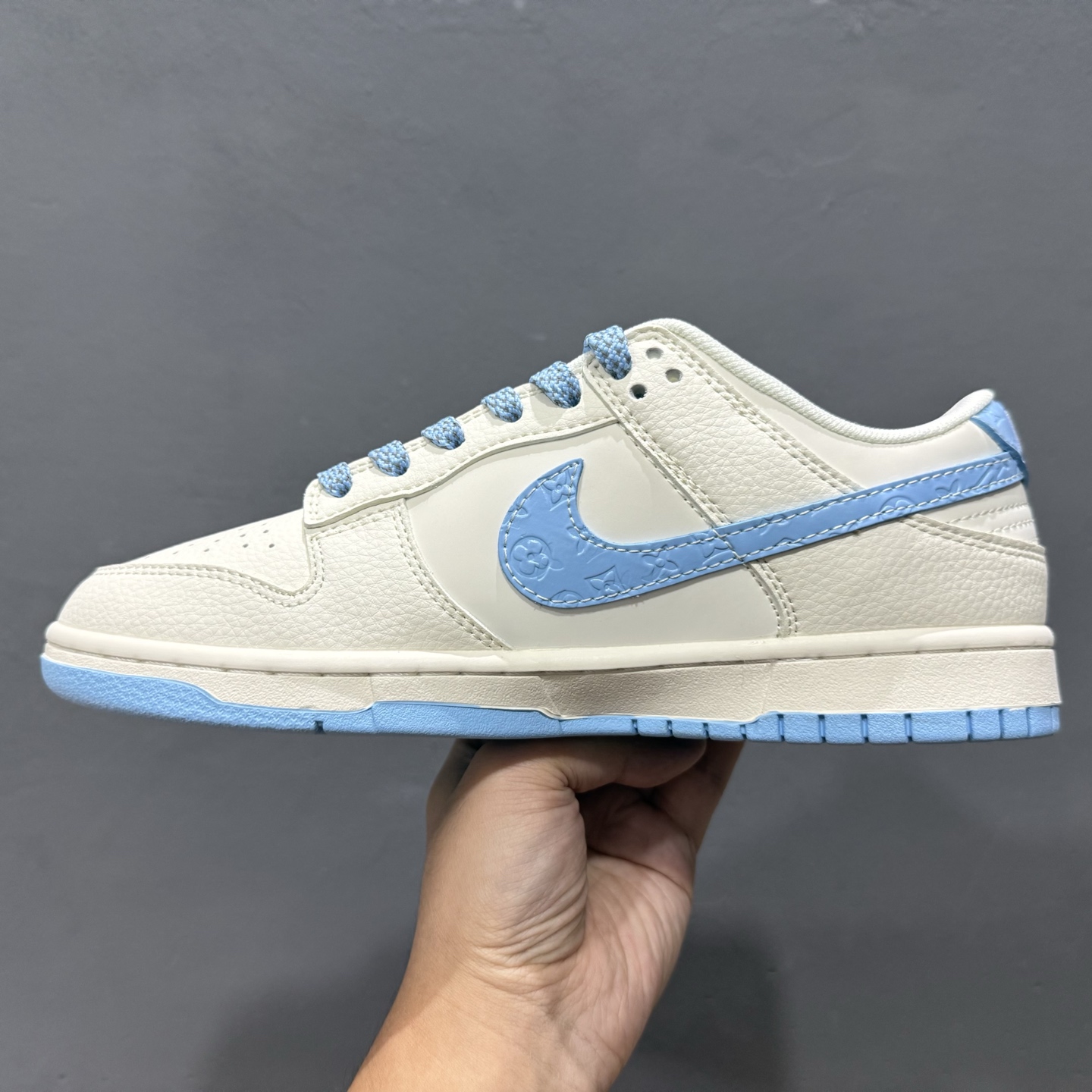 Nike SB Dunk Low LV联名 米白冰蓝印花 周年高端定制 低帮休闲板鞋 JP1628-015