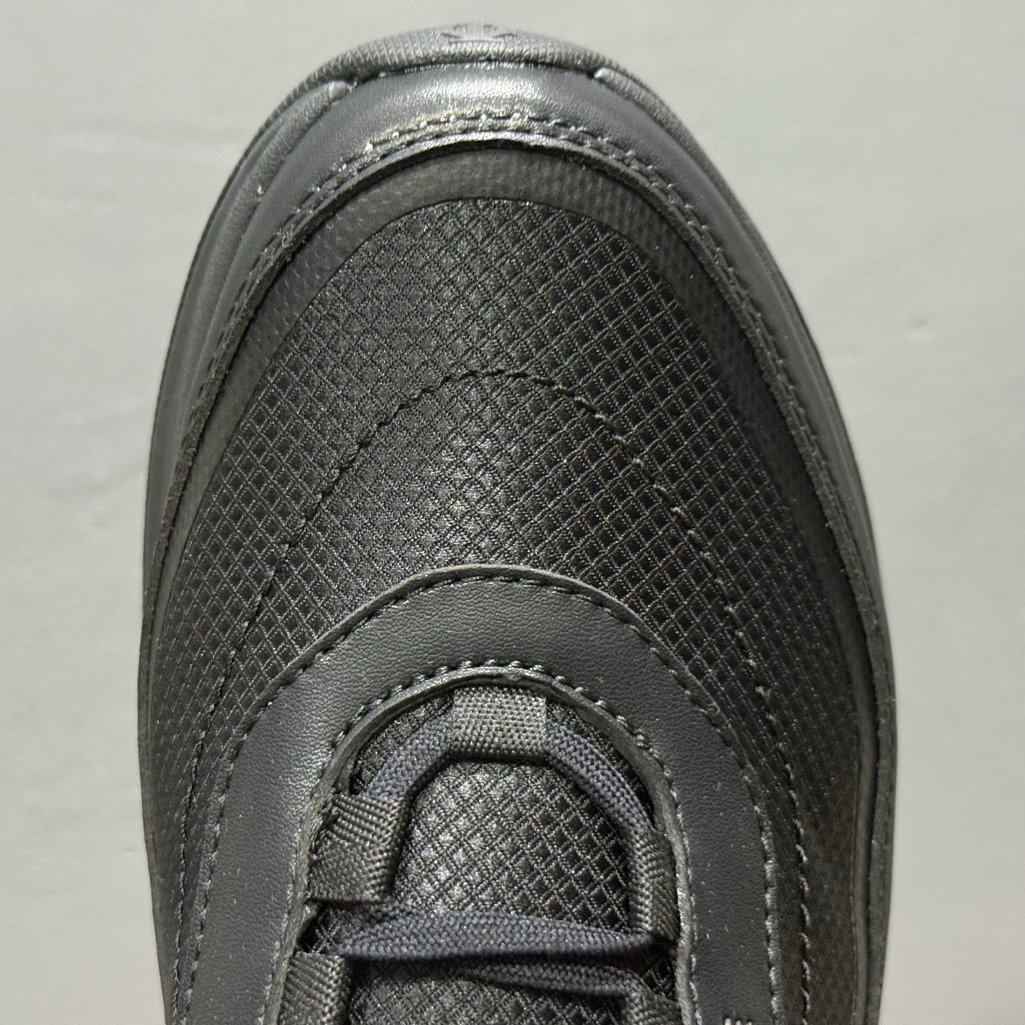 L/DESCENTE迪桑特轻盈缓震透气鞋面时尚休闲运动男子越野跑鞋