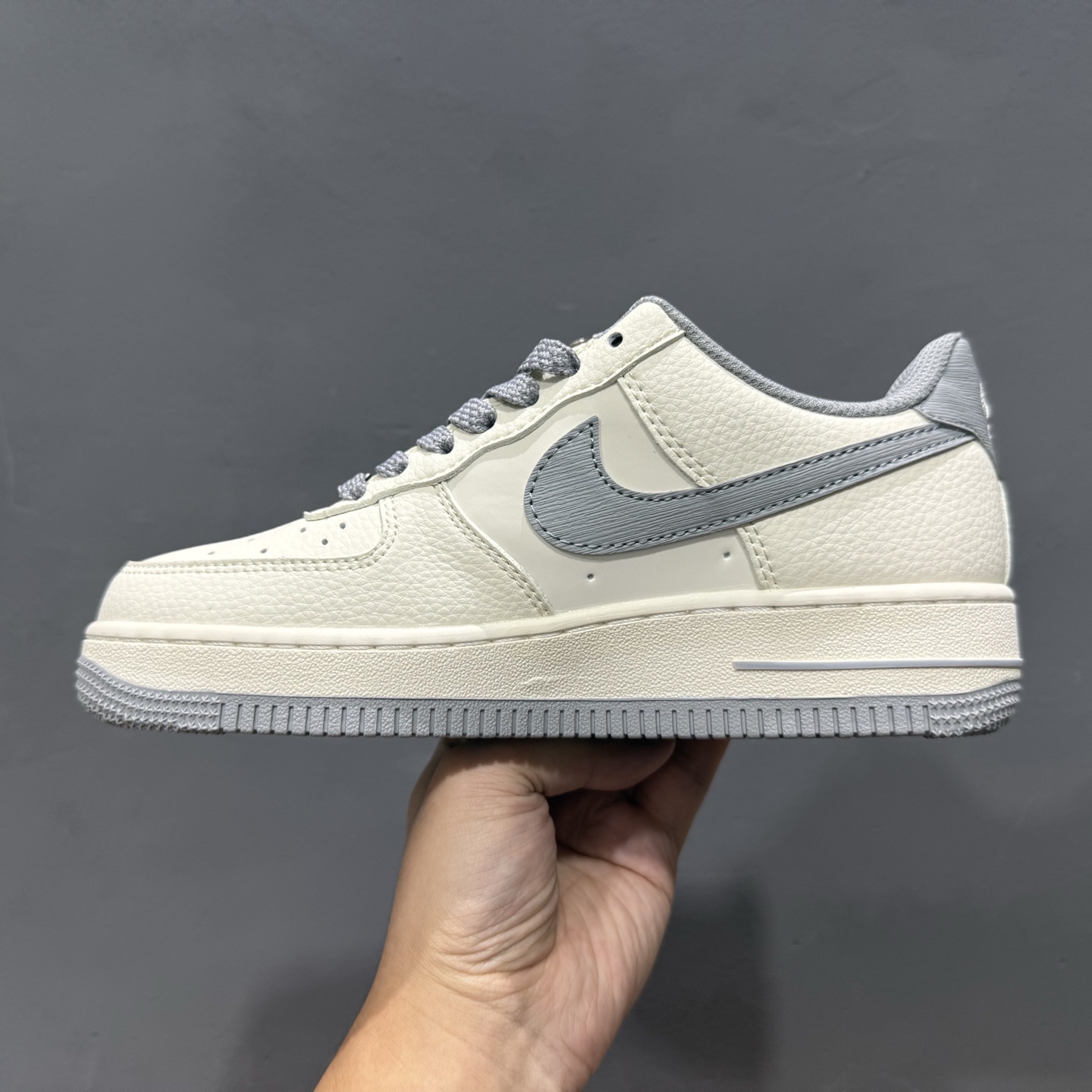 Air Force 1 '07 Low 米白灰 SM6668-106