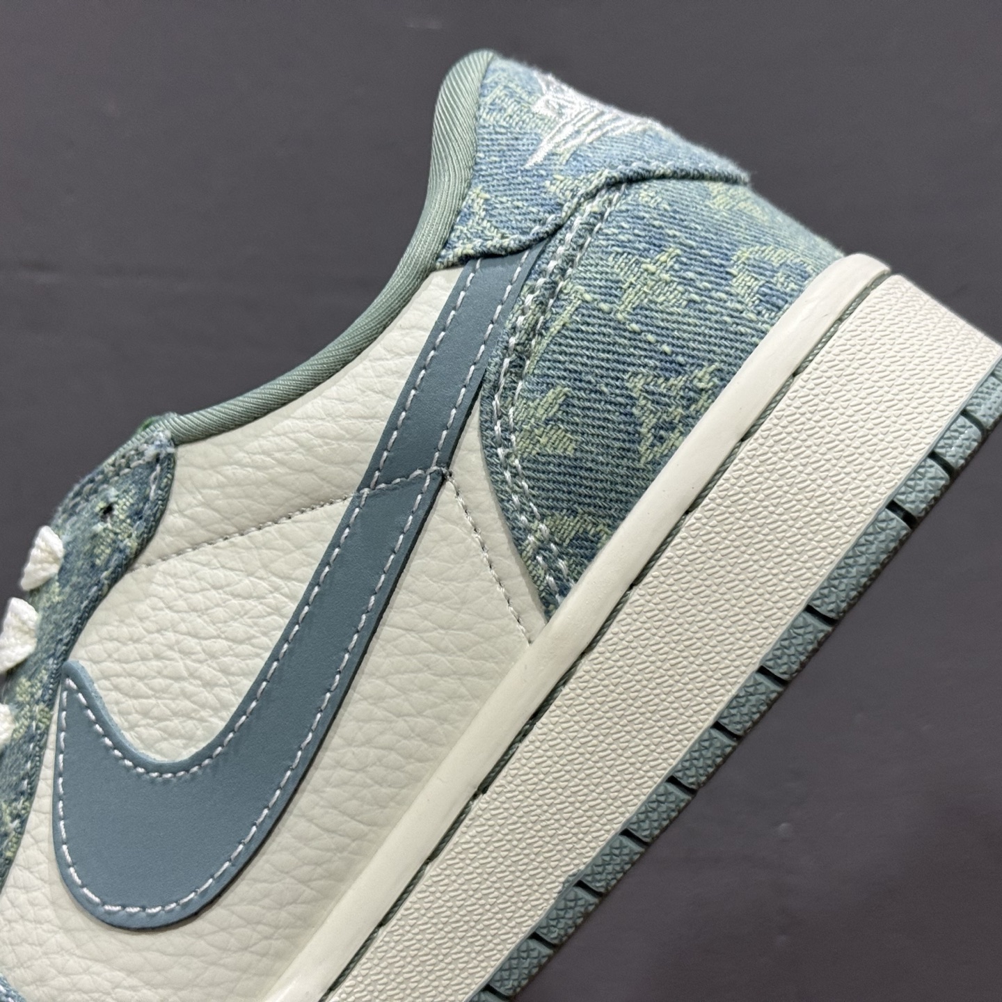 Fragment x Travis Scott x LV Air Jordan 1 Low 三方联名倒钩 SC0601-057