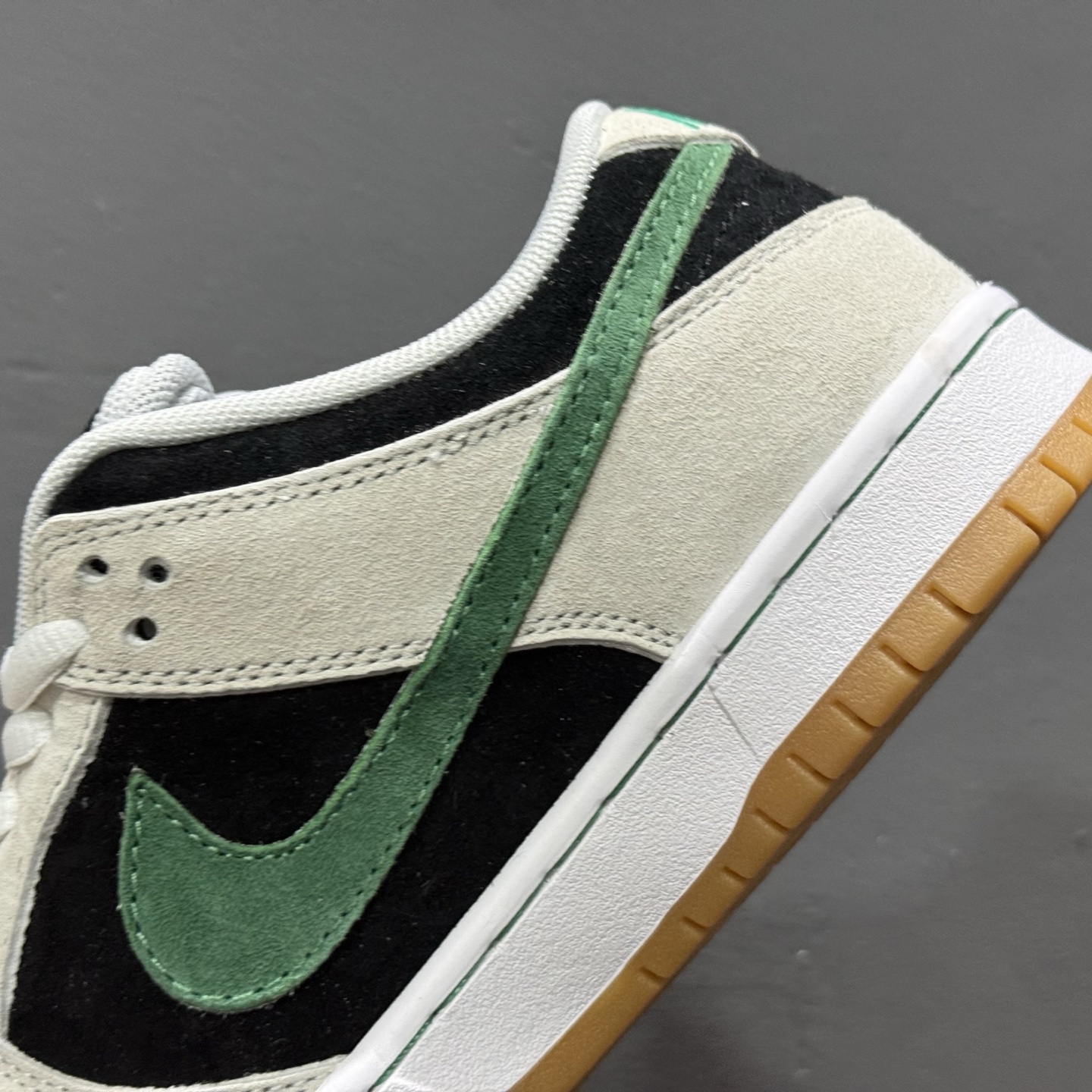 Nike Dunk SB 摩卡 米黑拼深绿 HF3704-001