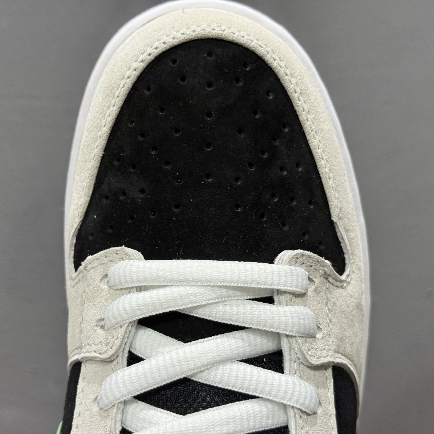 Nike Dunk SB 摩卡 米黑拼深绿 HF3704-001