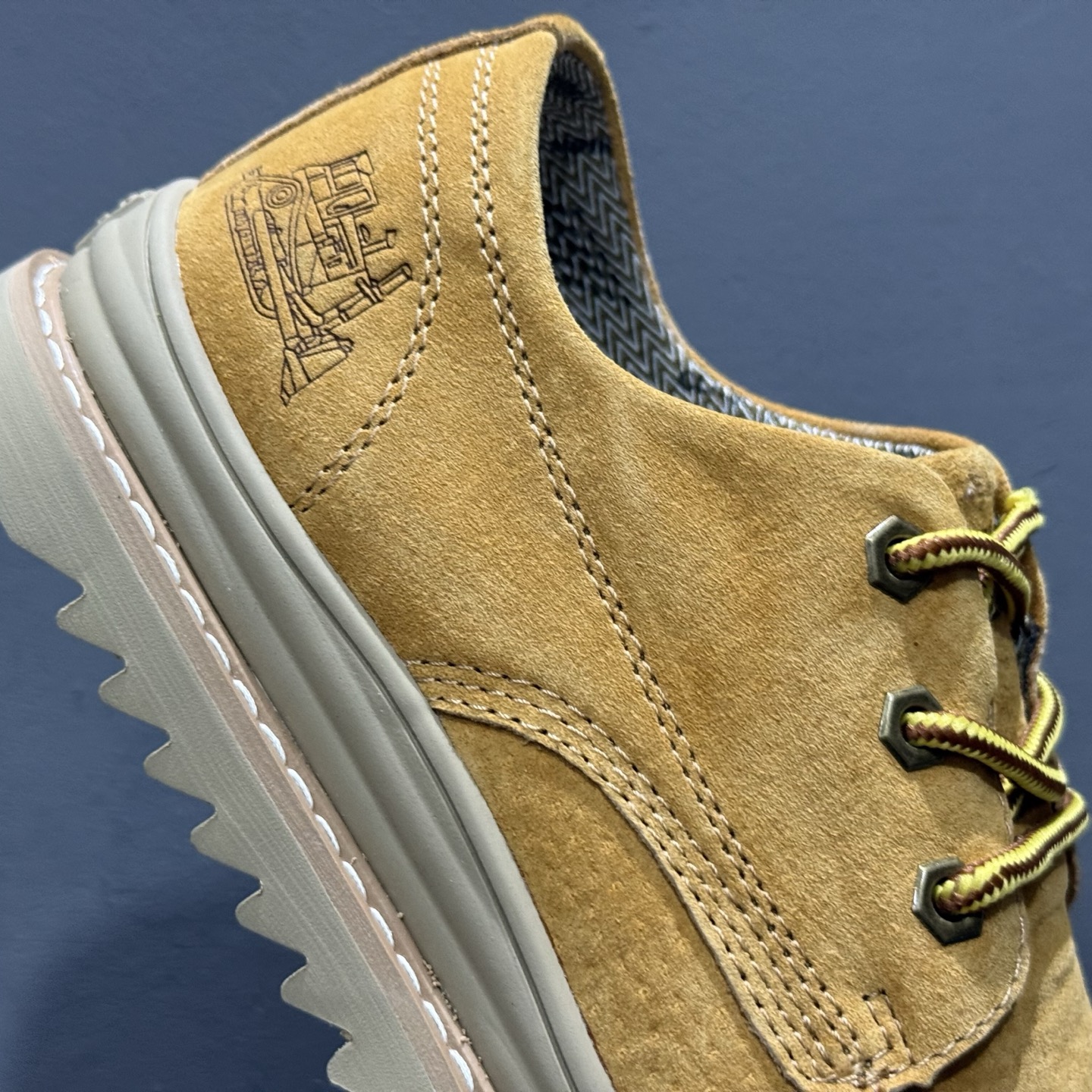 2025秋冬新款CAT硬汉推土机品牌·卡特Tramp Hike Low款户外休闲低帮男鞋