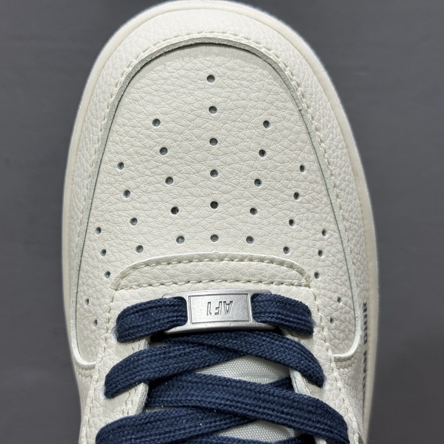 Nike Air Force 1'07 Low 迪奥联名 米兰雕花 空军一号低帮休闲板鞋 XD2588-608