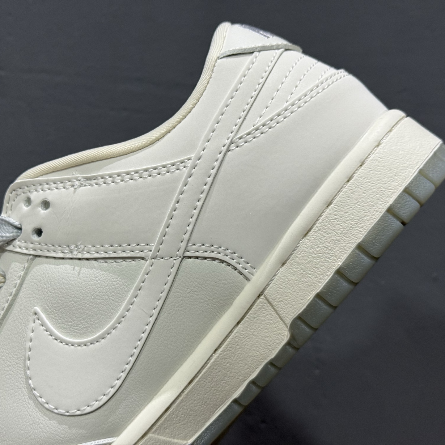 Louis Vuitton x Nike Dunk Low 米灰双勾水晶底 XX3168-190