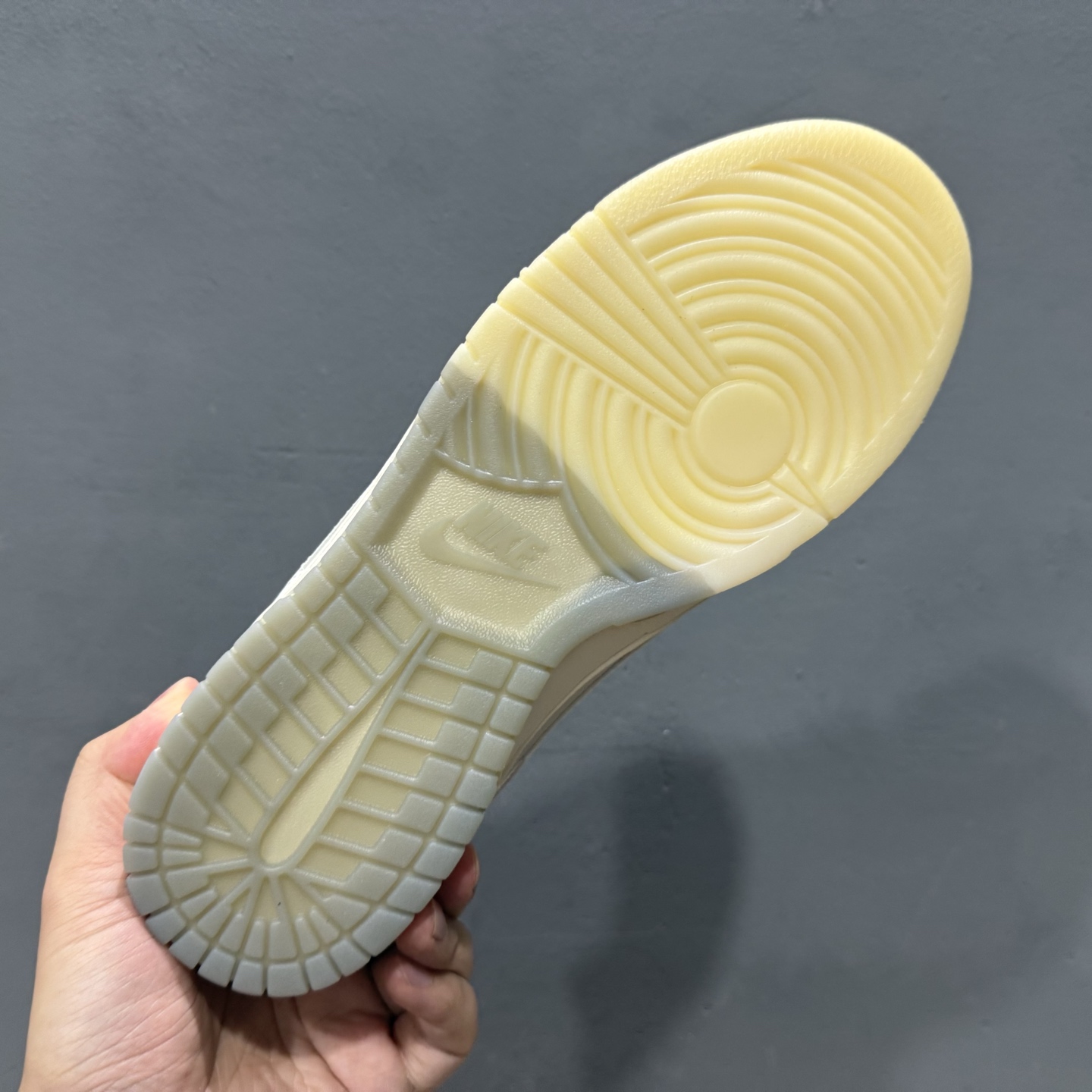 Louis Vuitton x Nike Dunk Low 米灰双勾水晶底 XX3168-190