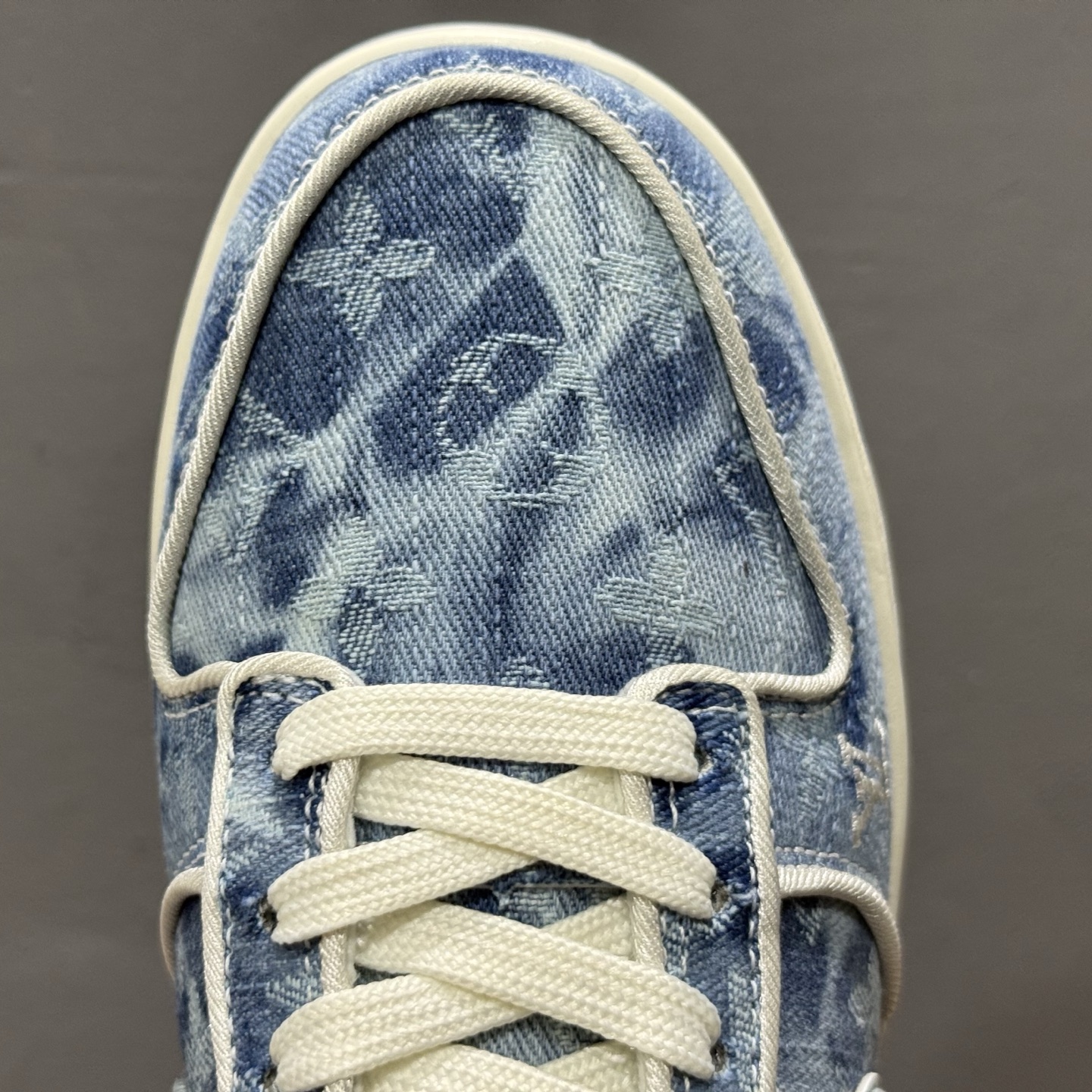 Louis Vuitton x Nike Dunk Low 淡蓝牛仔 SC0601-468