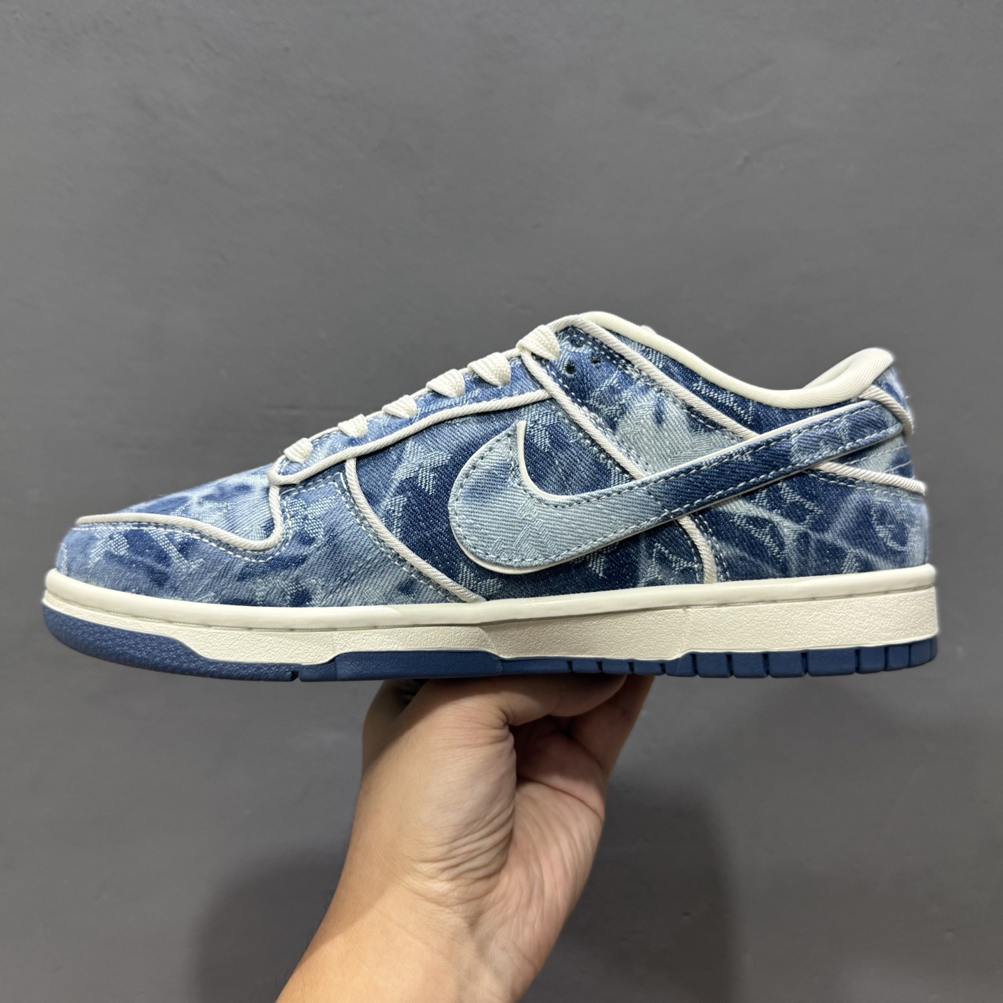 Louis Vuitton x Nike Dunk Low 淡蓝牛仔 SC0601-468
