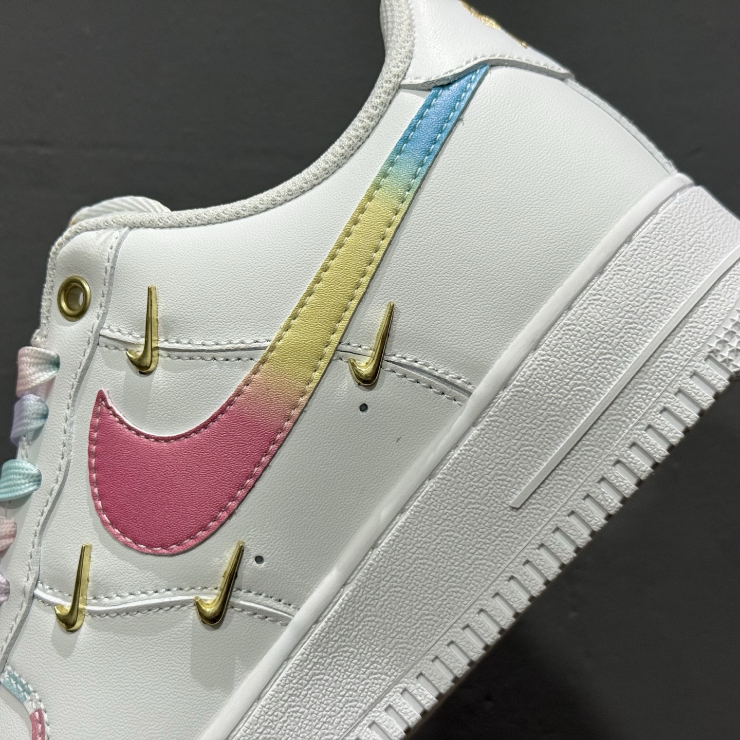 Nike Air Force 1'07 Low 四勾彩虹蛋糕 空军一号低帮休闲板鞋 ZH0316-115