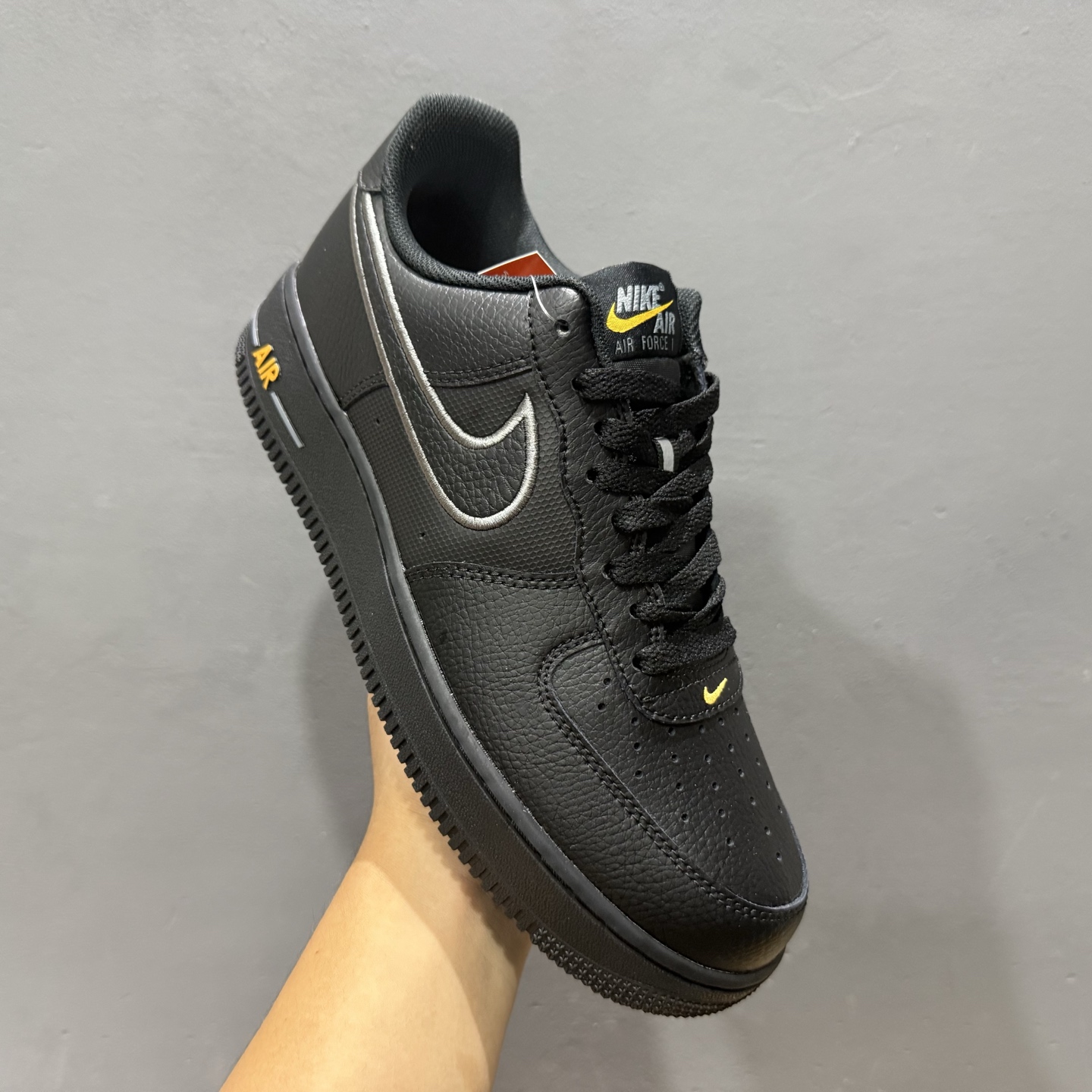 NK Air Force 1 Low 空军一号低帮休闲板鞋 IB7677-001