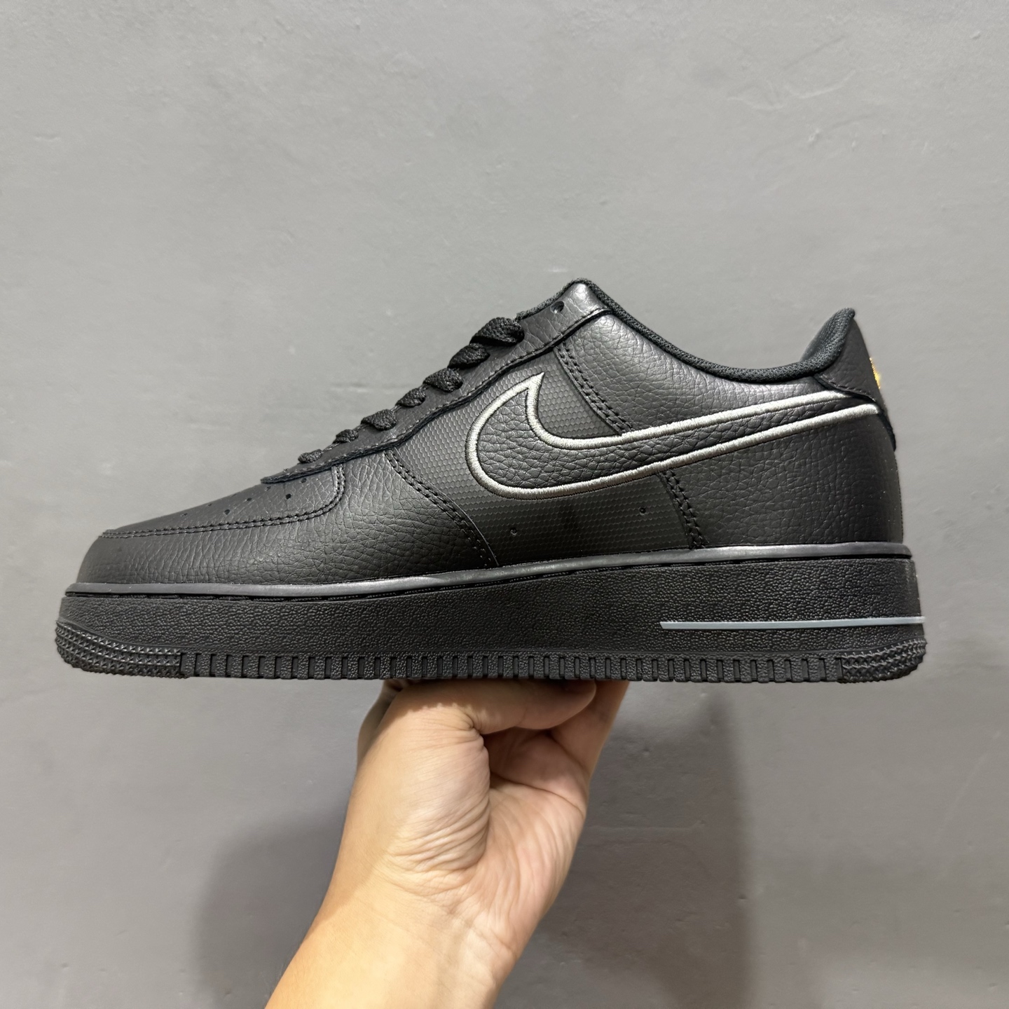 NK Air Force 1 Low 空军一号低帮休闲板鞋 IB7677-001