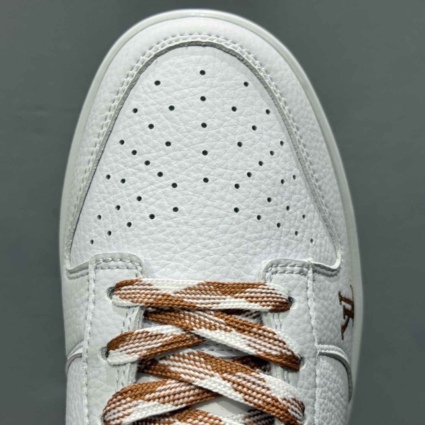 Nike SB Dunk Low LV联名 白灰棕蓝 周年高端定制 低帮休闲板鞋 SC0601-474