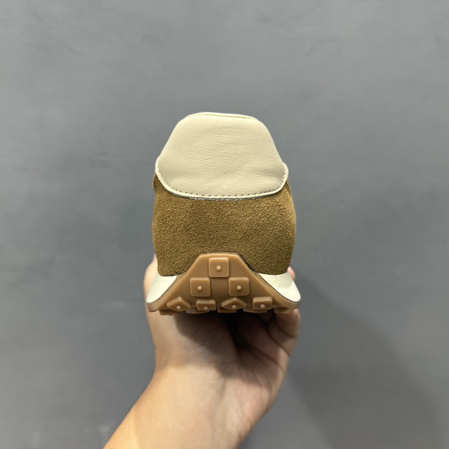 220 新货董洁代言 众多明星同款 新晋品牌 #潮流爆款 真美诗joypeace 小彩蛋 city walk选手 时尚单品 精美花纹刺绣 防滑棋盘厚底 德训鞋