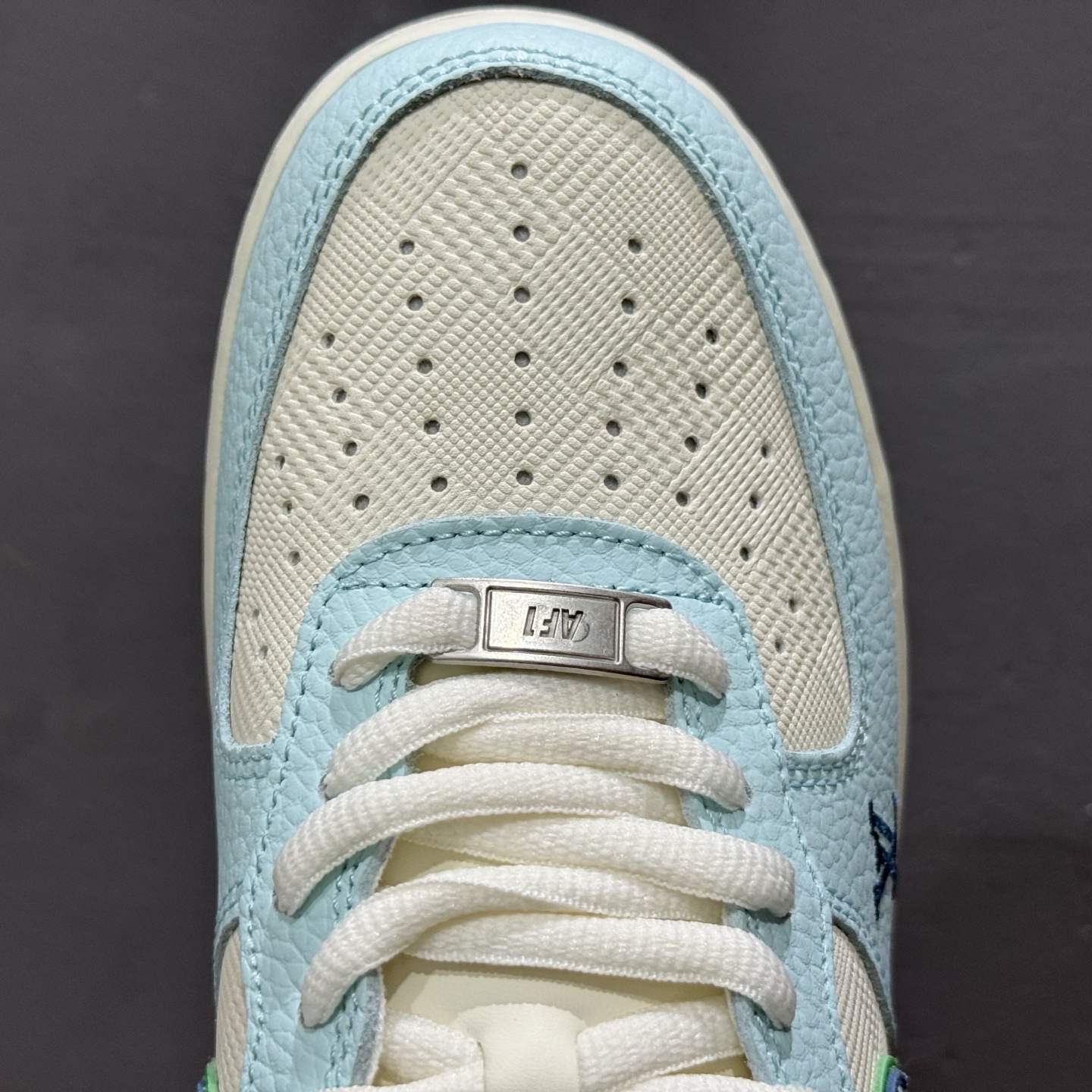 Nike Air Force 1'07 Low LV联名 白蓝 空军一号低帮休闲板鞋 YF9511-809-High Quatity Cheap Brand wholesale wholesaler seller Clothes Bags handbags Sneakers Top Fashion Clothing Shoes from China Factory Chinese suppliers best Quality Beautiful Price Nike Air Force 1'07 Low LV联名 白蓝 空军一号低帮休闲板鞋 YF9511-809