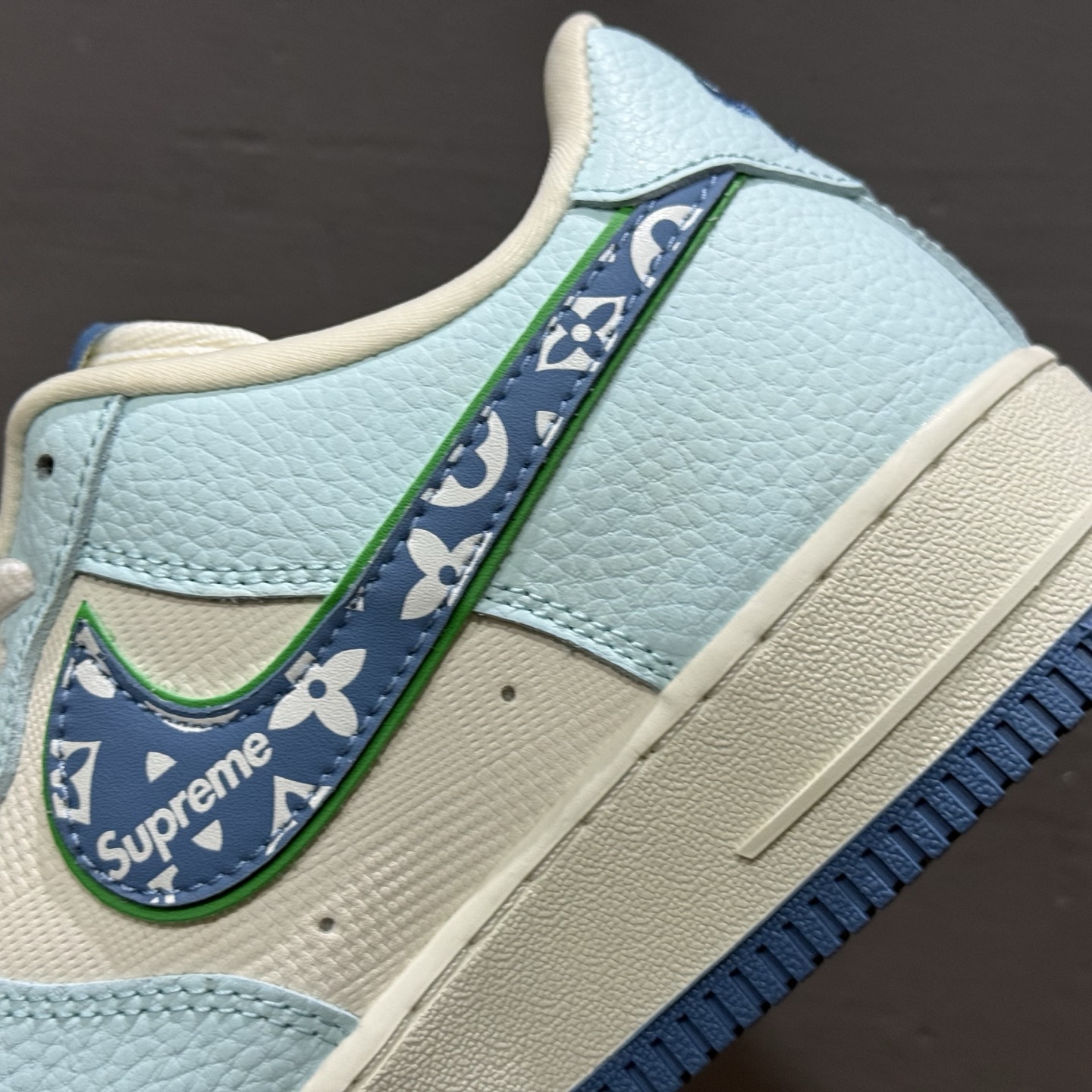 Nike Air Force 1'07 Low LV联名 白蓝 空军一号低帮休闲板鞋 YF9511-809-High Quatity Cheap Brand wholesale wholesaler seller Clothes Bags handbags Sneakers Top Fashion Clothing Shoes from China Factory Chinese suppliers best Quality Beautiful Price Nike Air Force 1'07 Low LV联名 白蓝 空军一号低帮休闲板鞋 YF9511-809